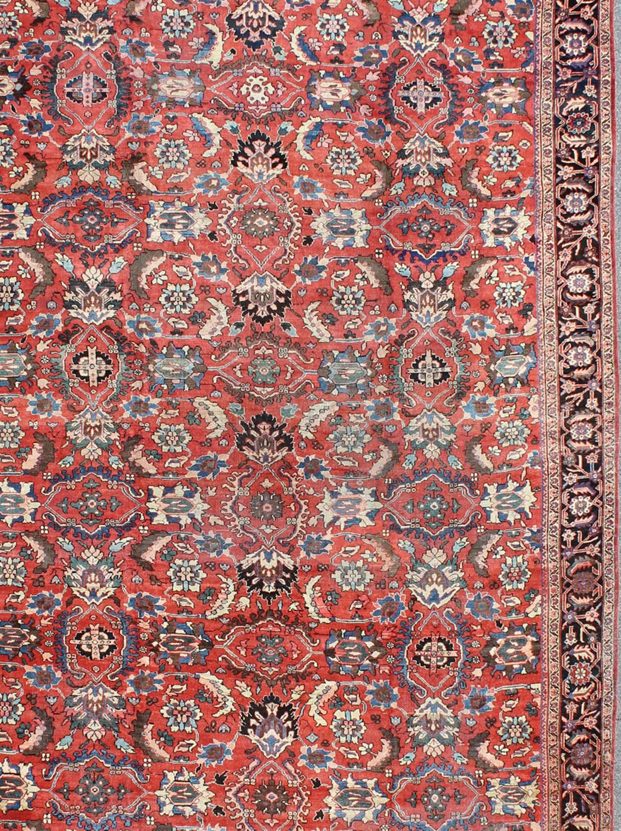 Very Large Persian Sultanabad Mahal Rug in Red, Brown, Green, Cream & Blue  In Excellent Condition For Sale In Atlanta, GA