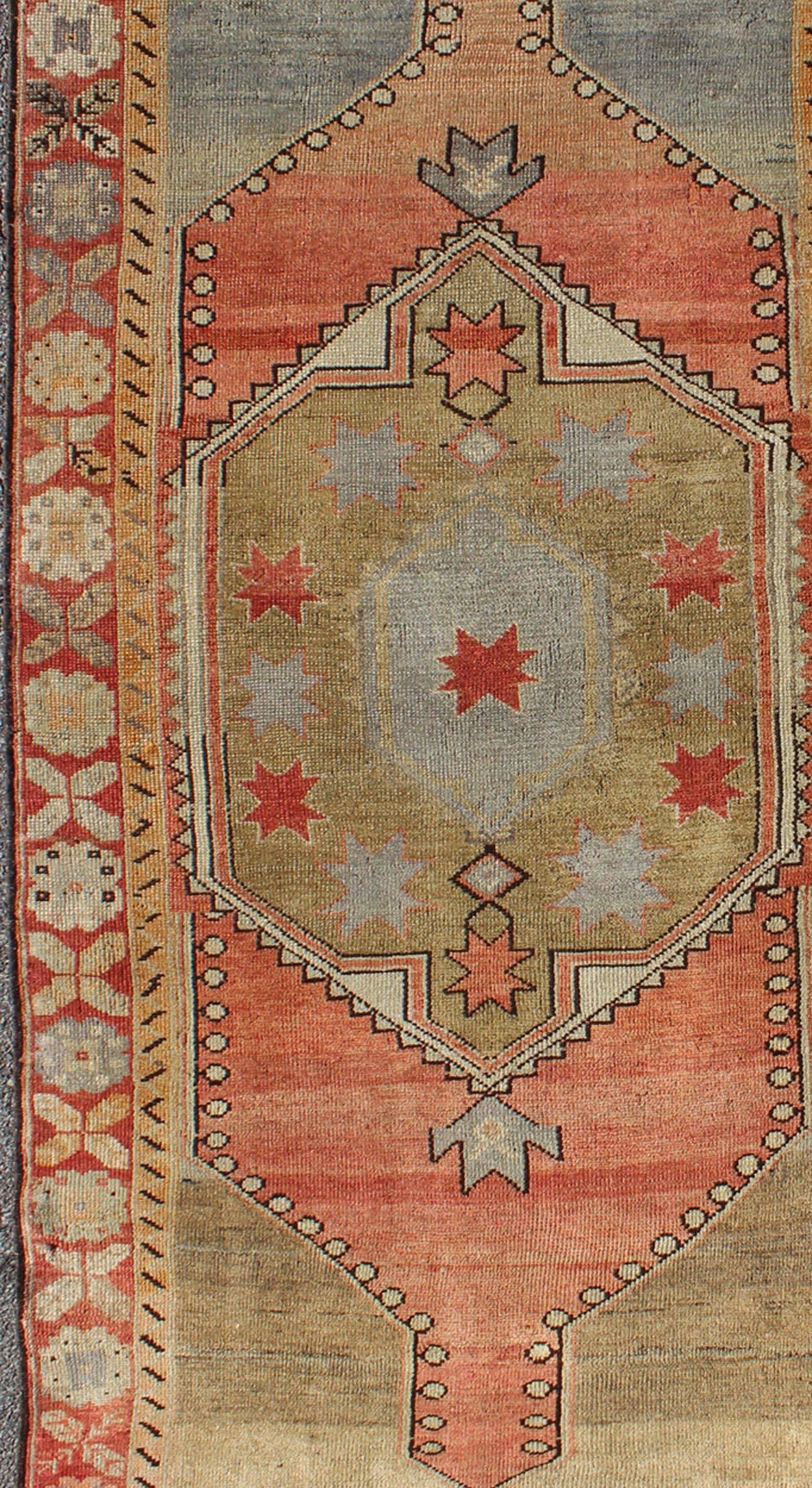 Vintage Turkish Oushak Rug in Faded Red, Camel, Light Blue In Good Condition In Atlanta, GA