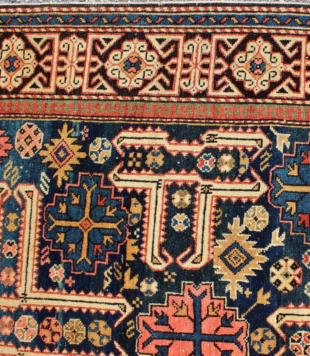 Kazakh Tapis caucasien ancien Karaghashli avec un étonnant design géométrique en vente