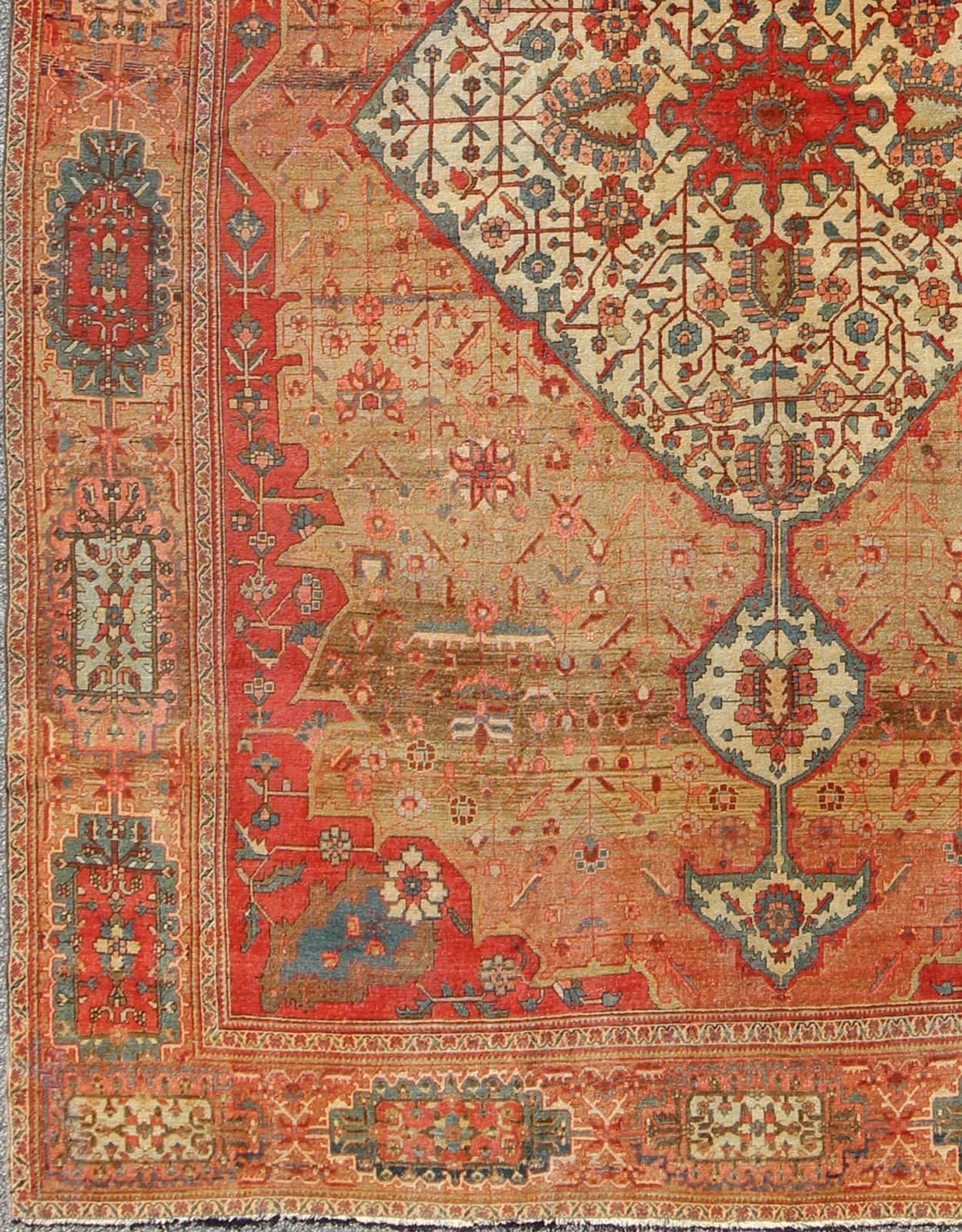 Antique Persian Sarouk Feraghan rug, Keivan Woven Arts / rug C-0921, country of origin / type: Iran / Feraghan Sarouk, Sarouk Feraghan , circa 1890.

Measures: 8'6 x 12'2


This exquisite antique Persian Farahan Sarouk rug showcases an alluring
