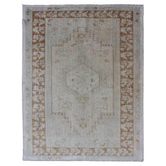 Tapis Oushak turc vintage avec médaillon en bleu clair pâle, taupe 3'10 x 5'3