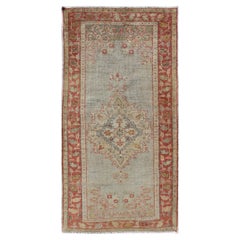 Tapis Oushak turc vintage en bleu clair et rouille délavée 2'11 x 5'11