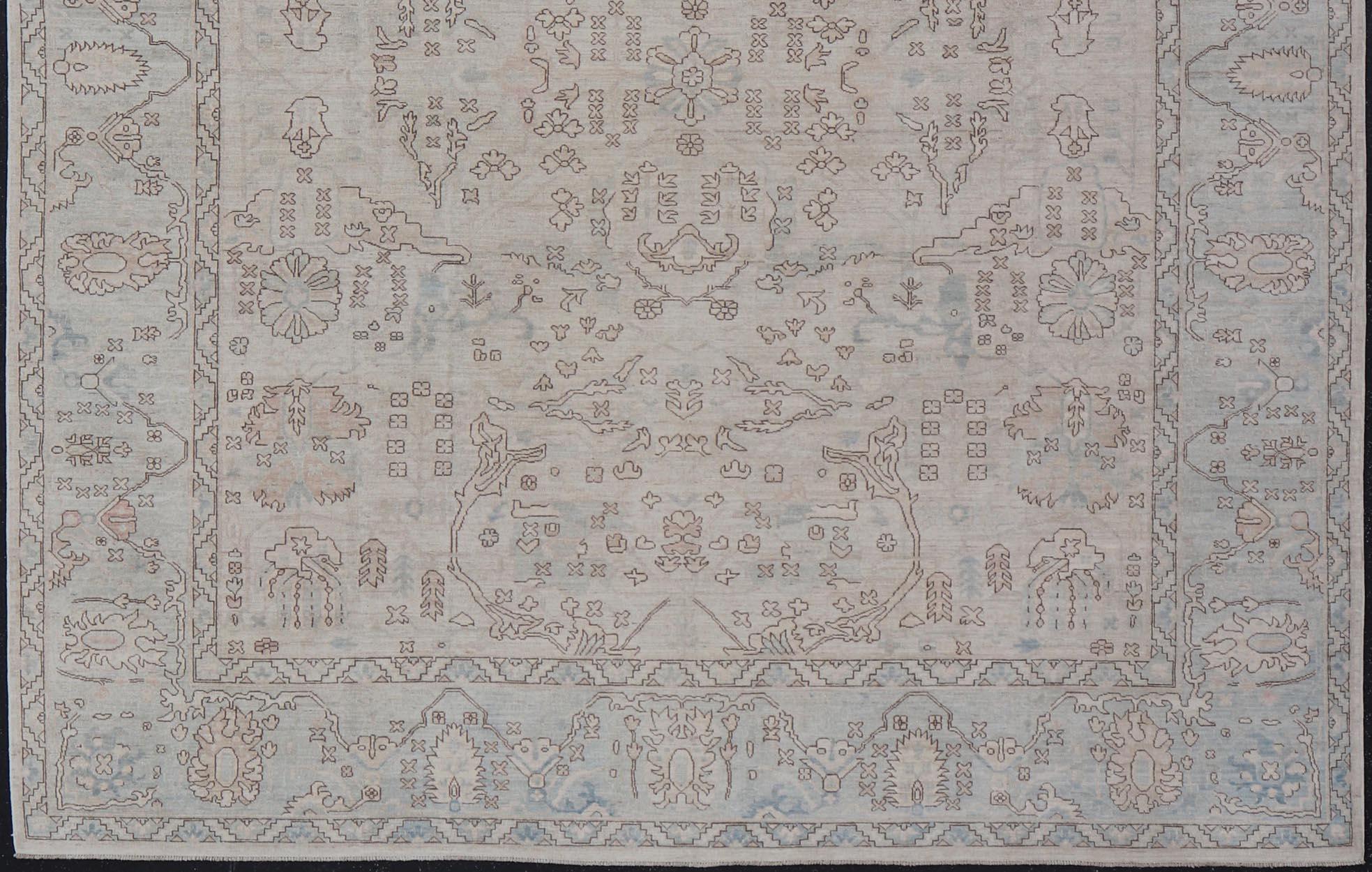 Oushak Teppich mit blassem Elfenbein und weichem blauen Feld, Taupe und Braun 11'10 x 14'5 im Angebot 5