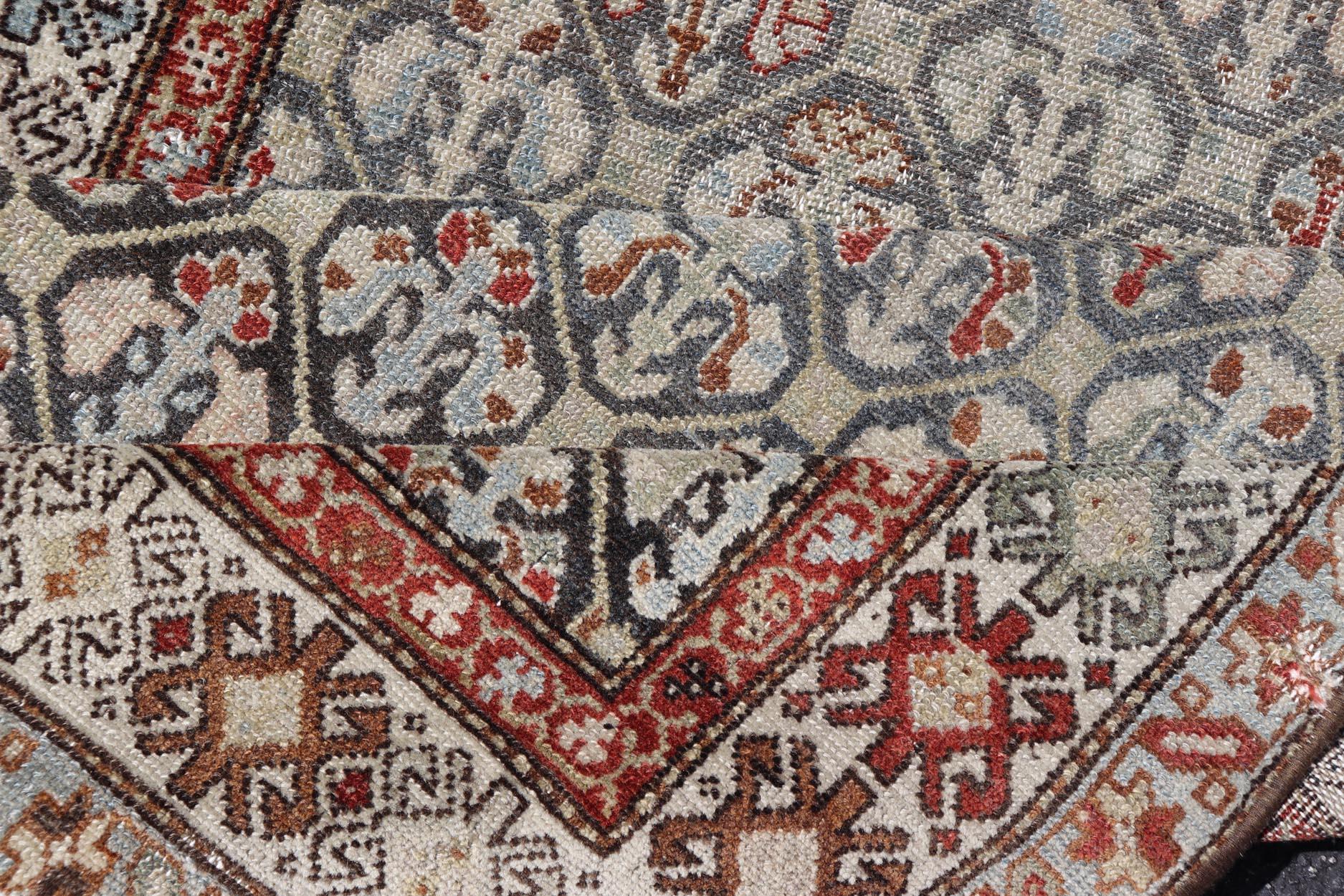 Annodato a mano Antico runner persiano Malayer con design amplesso in blu tenue 3'8 x 9'10 in vendita