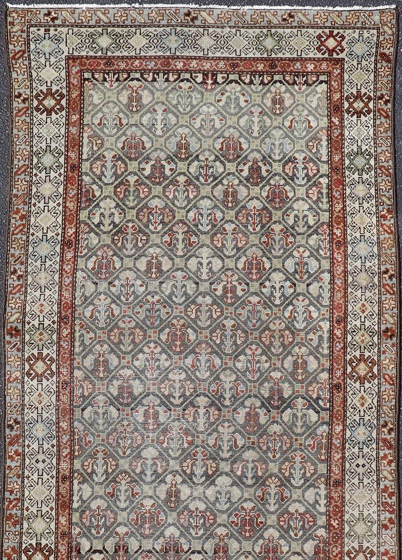 Antico runner persiano Malayer con design amplesso in blu tenue 3'8 x 9'10 in vendita 2