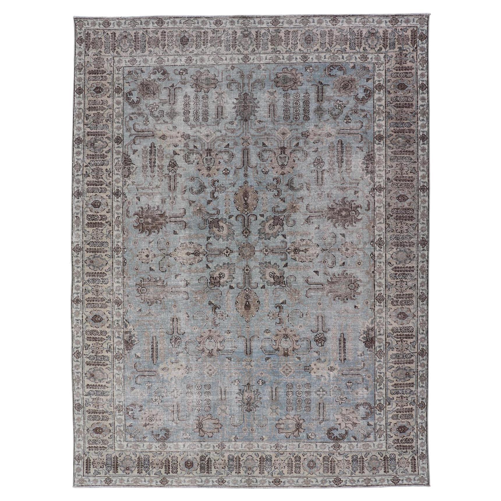 Tapis ancien persan Tabriz bleu et taupe avec Design/One 7'0 x 9'9