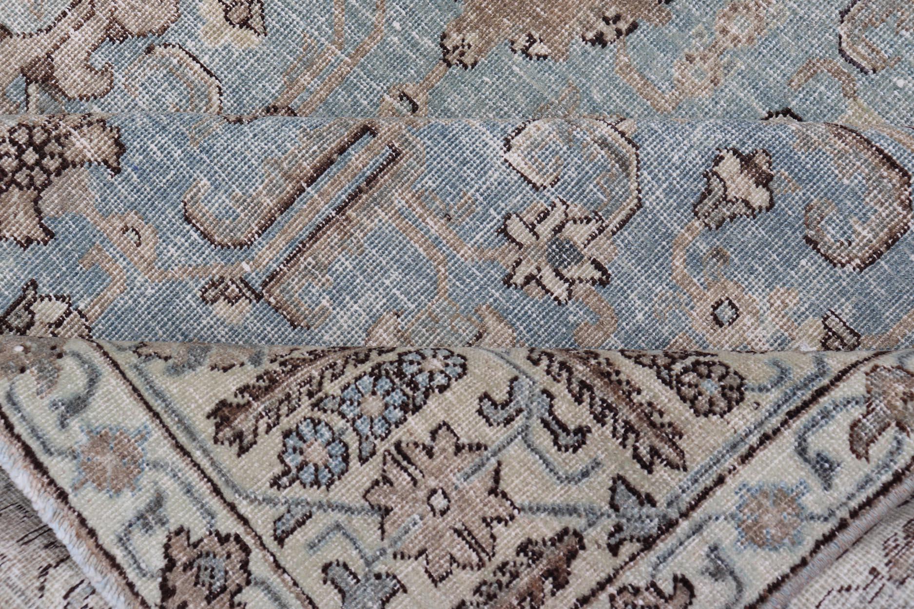 Laine Tapis ancien persan Tabriz bleu et taupe avec Design/One 7'0 x 9'9 en vente