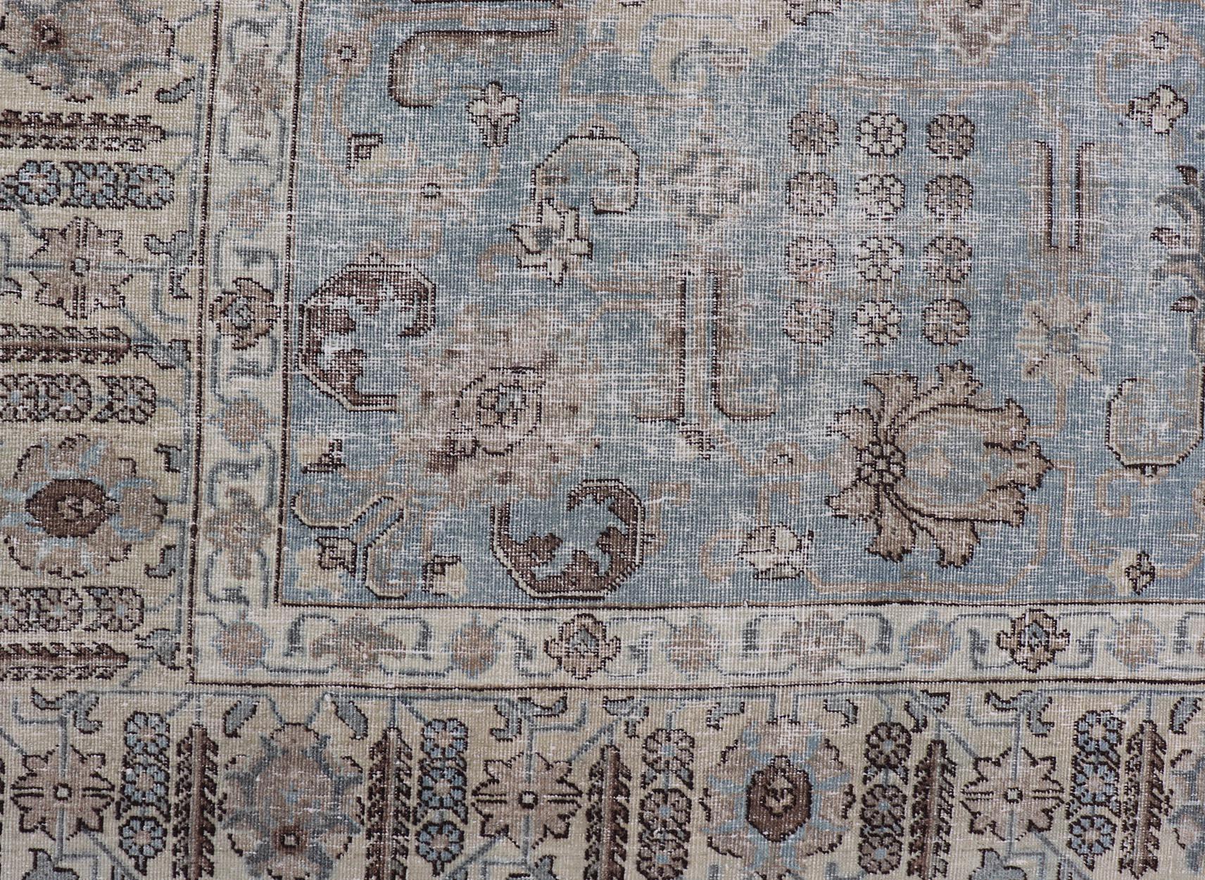 Tapis ancien persan Tabriz bleu et taupe avec Design/One 7'0 x 9'9 en vente 6
