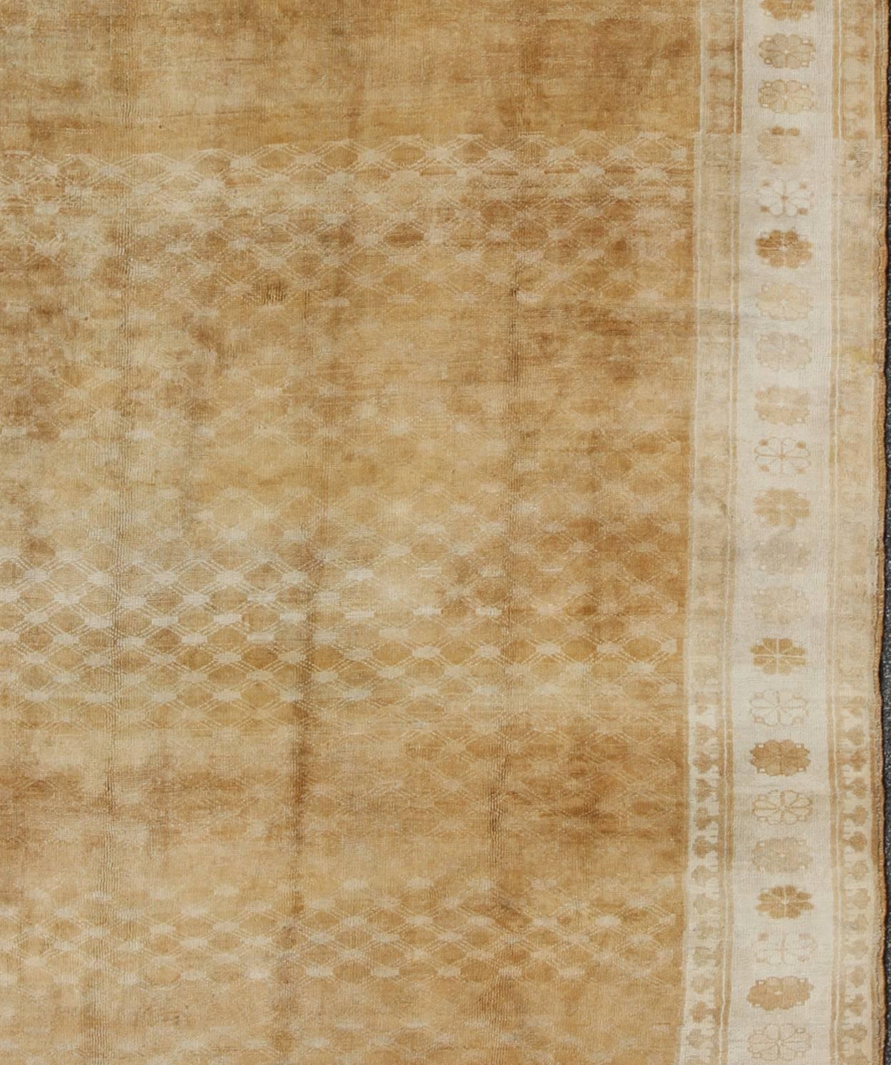 Mid-Century Turkish Carpet In Good Condition In Atlanta, GA
