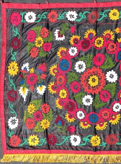 Antique Uzbekistan Suzani Textile with Botanical Medallion Design 4'9 x 6'7