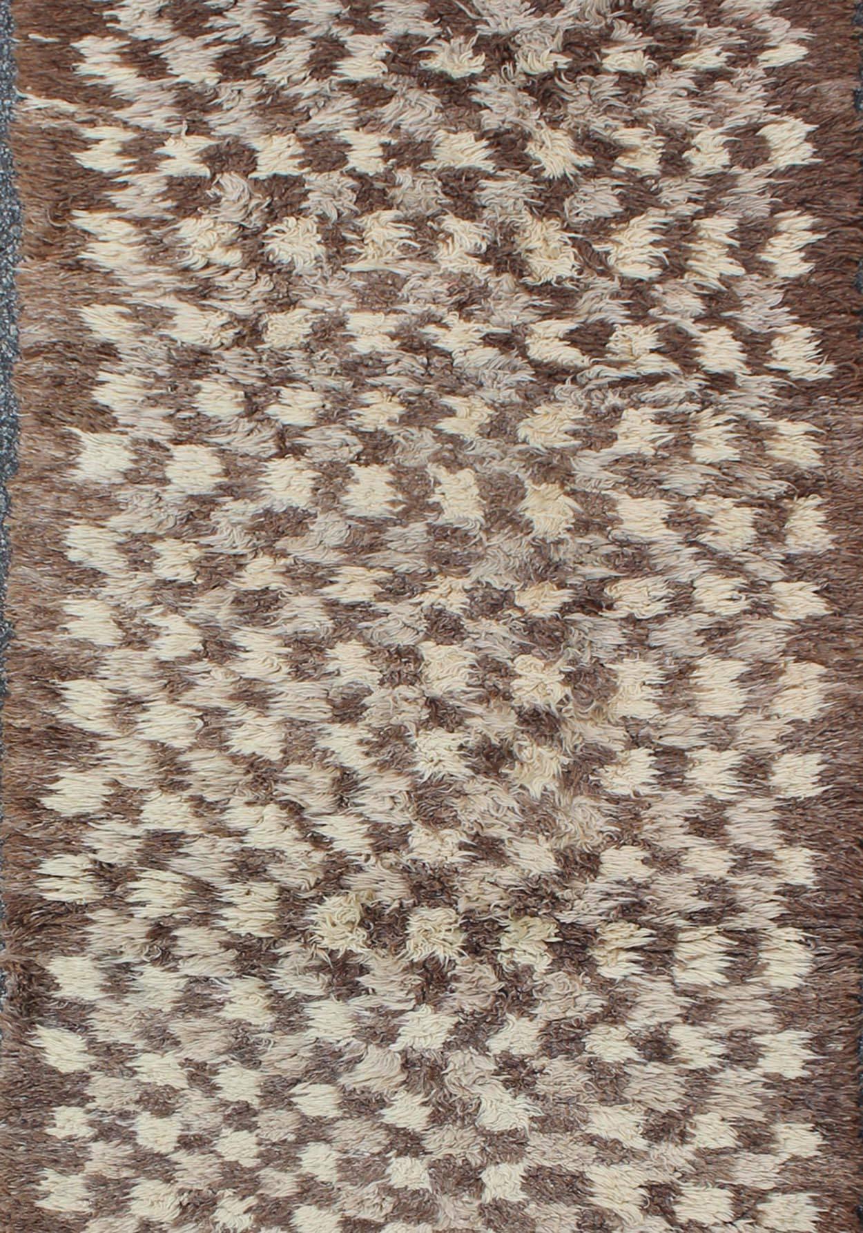  Vintage Turkish Tulu Rug with Shaggy Pile & Checkerboard Pattern In Excellent Condition In Atlanta, GA