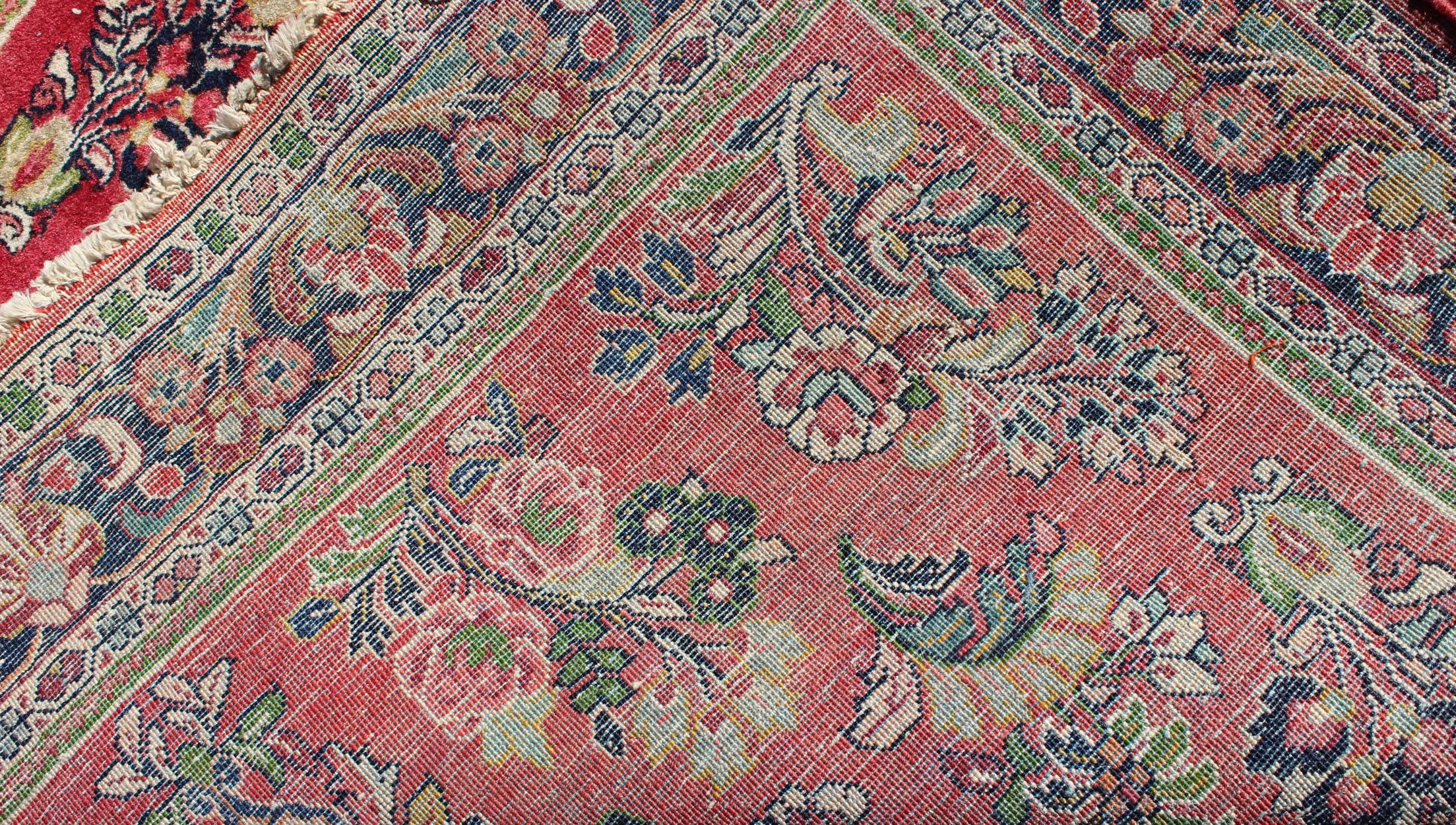 Finely Woven Persian Sarouk Small Rug in Excellent condition  In Excellent Condition In Atlanta, GA