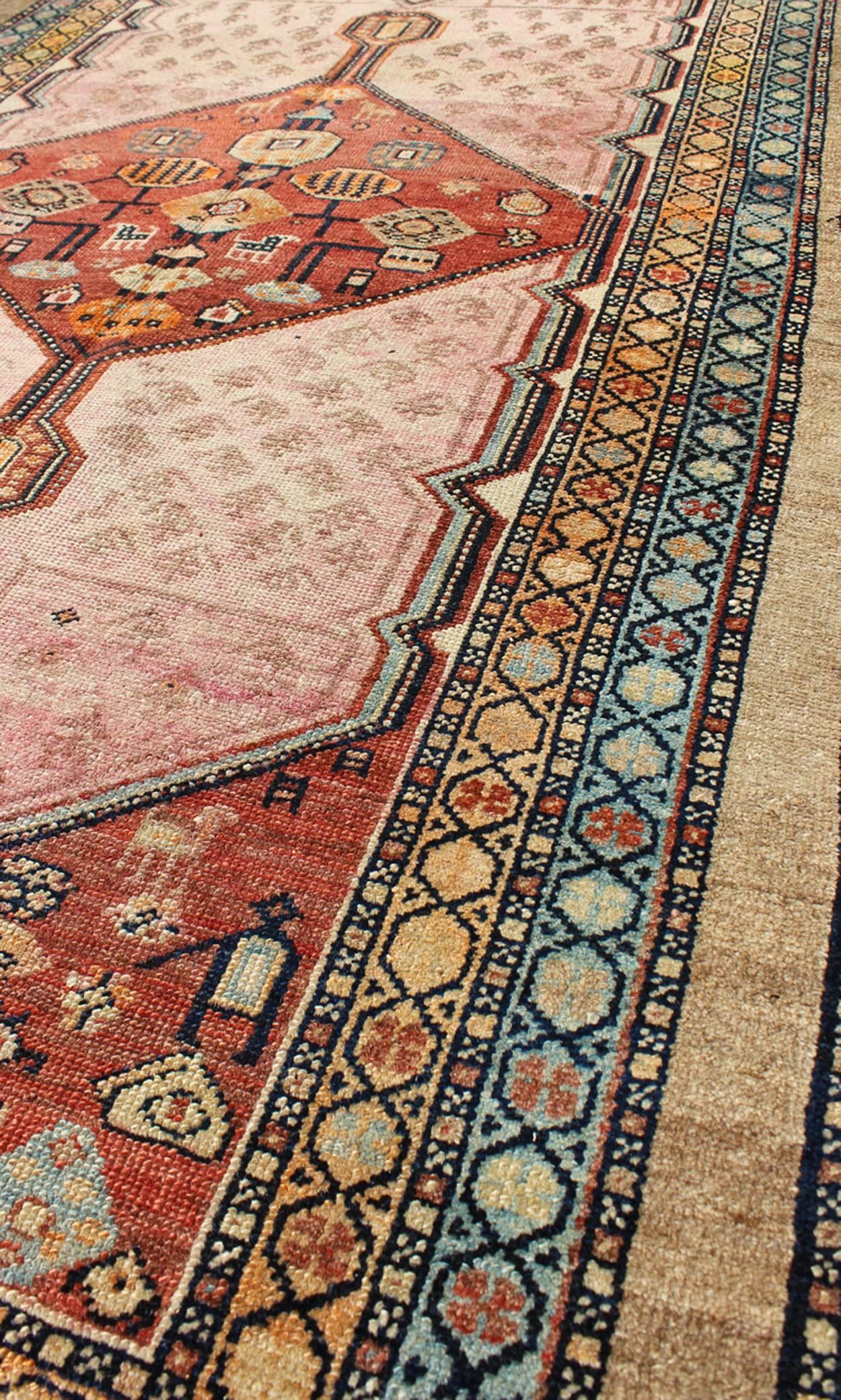 Antique Persian Serab Rug with Geometric Medallion Design in Tan and Pink In Good Condition For Sale In Atlanta, GA