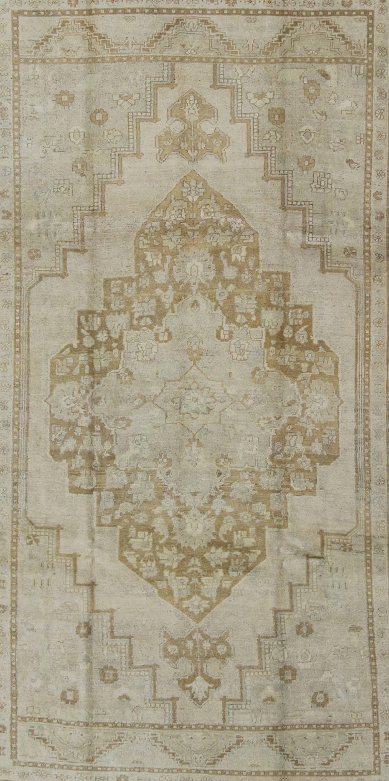 Pale Colored Vintage Turkish Oushak Rug in Gray, Taupe, Cream and Light Brown In Good Condition For Sale In Atlanta, GA