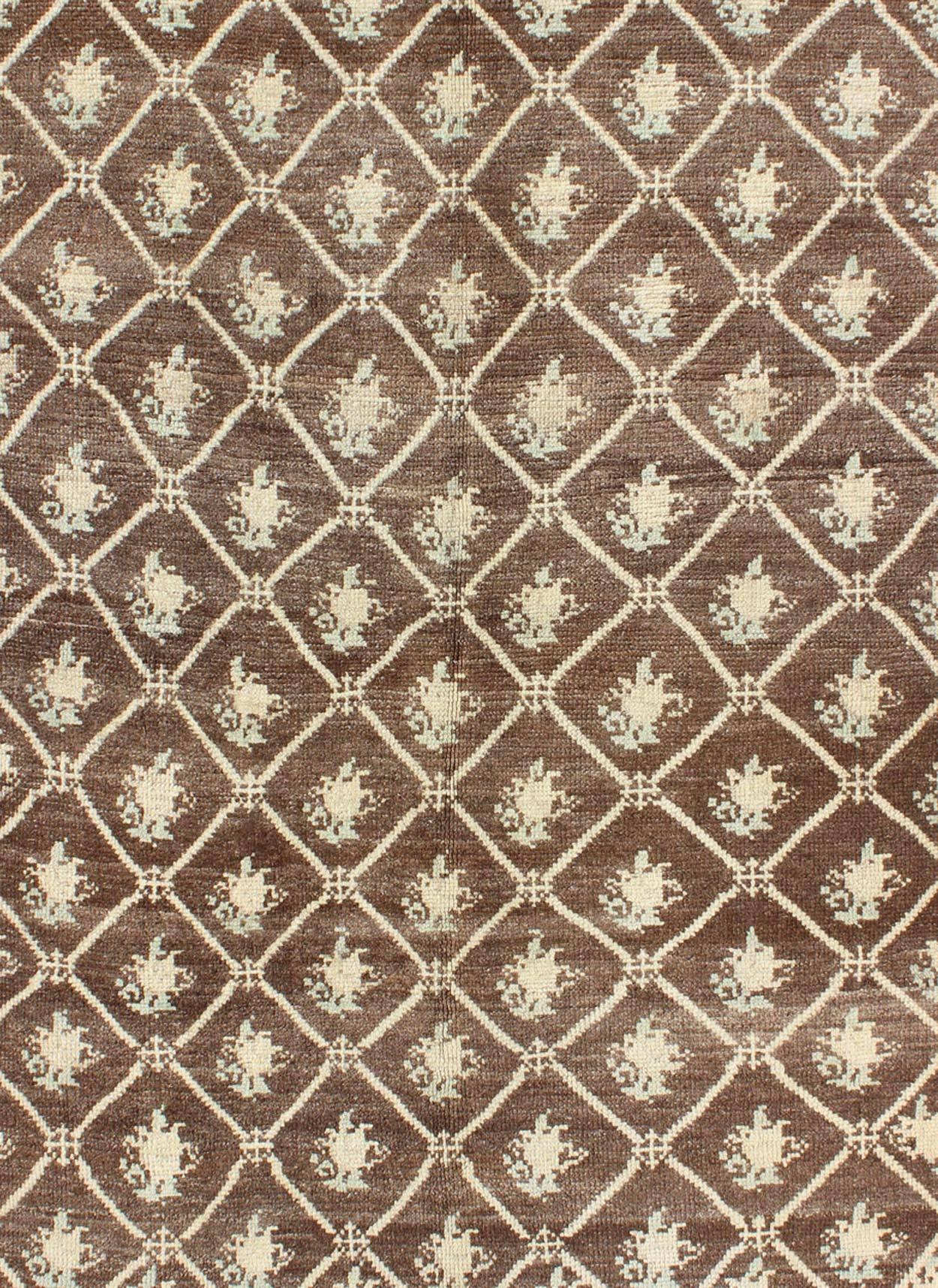 shades of brown carpet