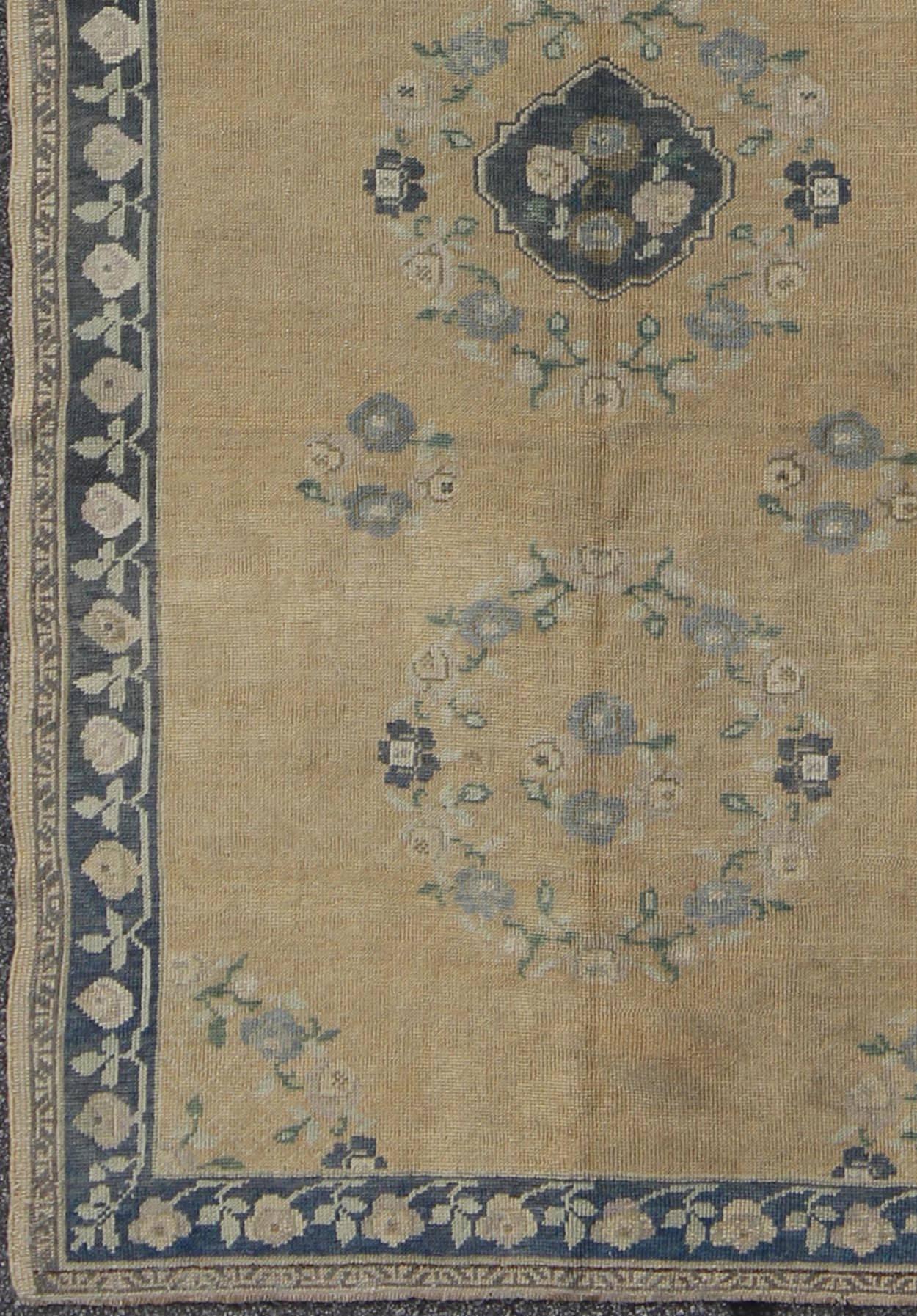  Gallery Rug from Mid-20th Century Turkey with Floral Design
rug/en-86026  origin/turkey 

This beautiful vintage Oushak runner from mid-20th century Turkey features a Classic Oushak design. The faint buttery ground is home to four elegant floral