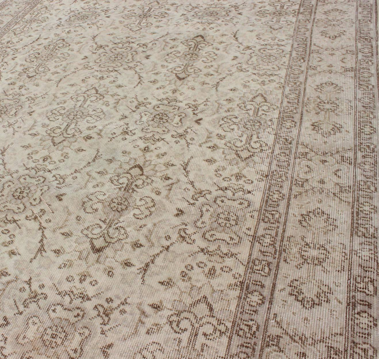 20th Century Vintage Turkish Oushak Carpet with Botanical Motifs Set on an Cream Ground For Sale