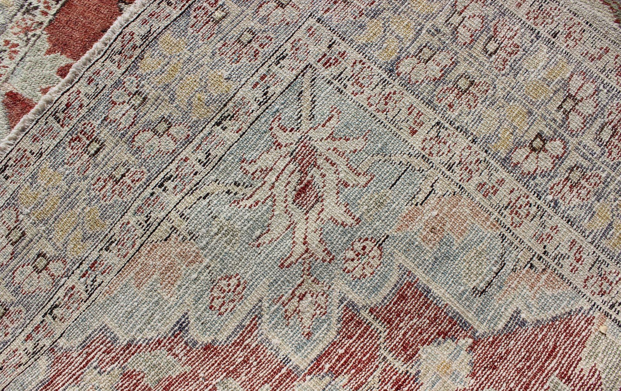 Alfombra Turca Vintage Sivas de color Rojo, Azul Claro, Gris y Verde Amarillo Claro en Bueno estado para la venta en Atlanta, GA