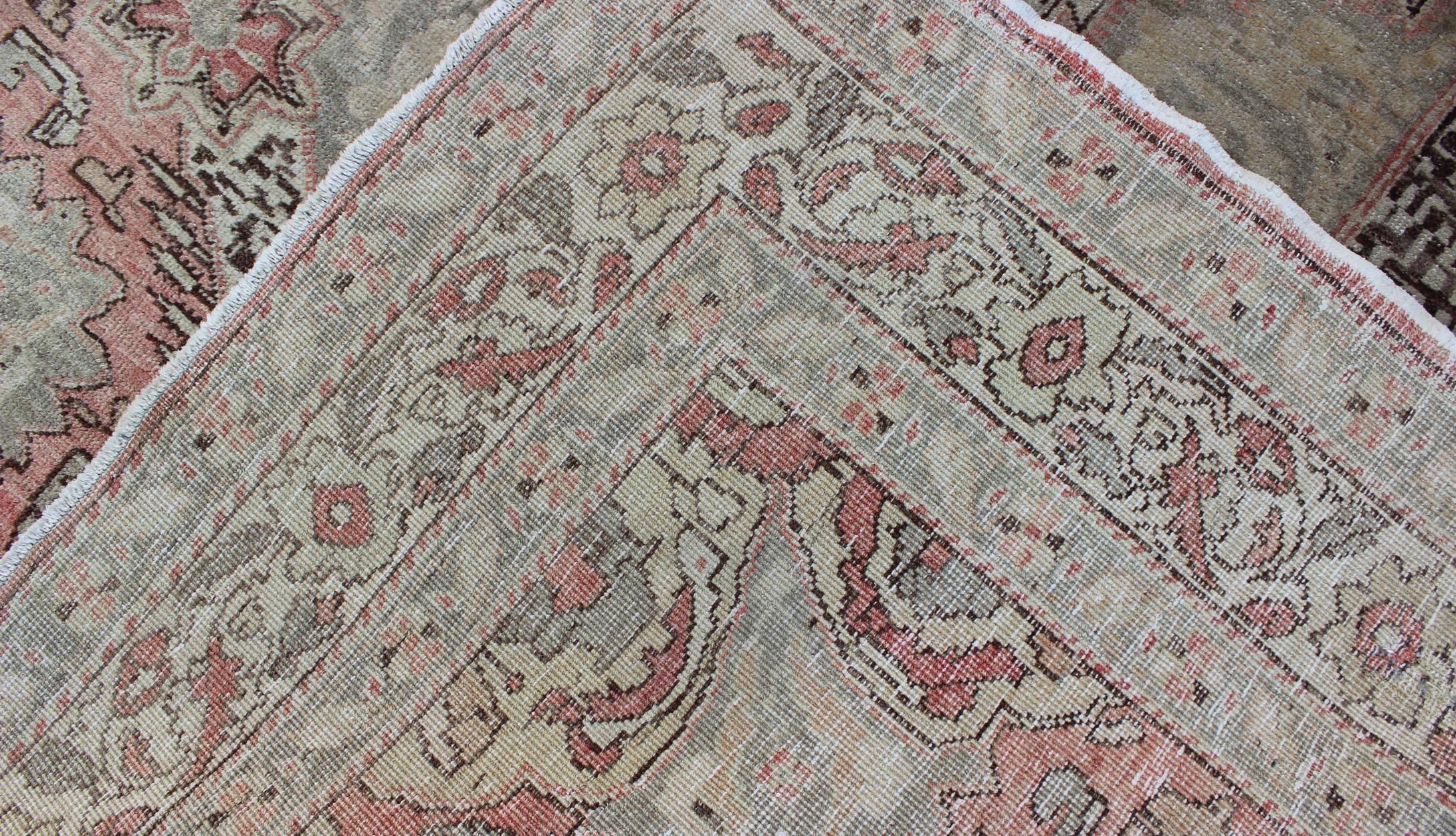 Early 20th Century Antique Turkish Sivas Rug with Delicate Pink Center Medallion For Sale 1