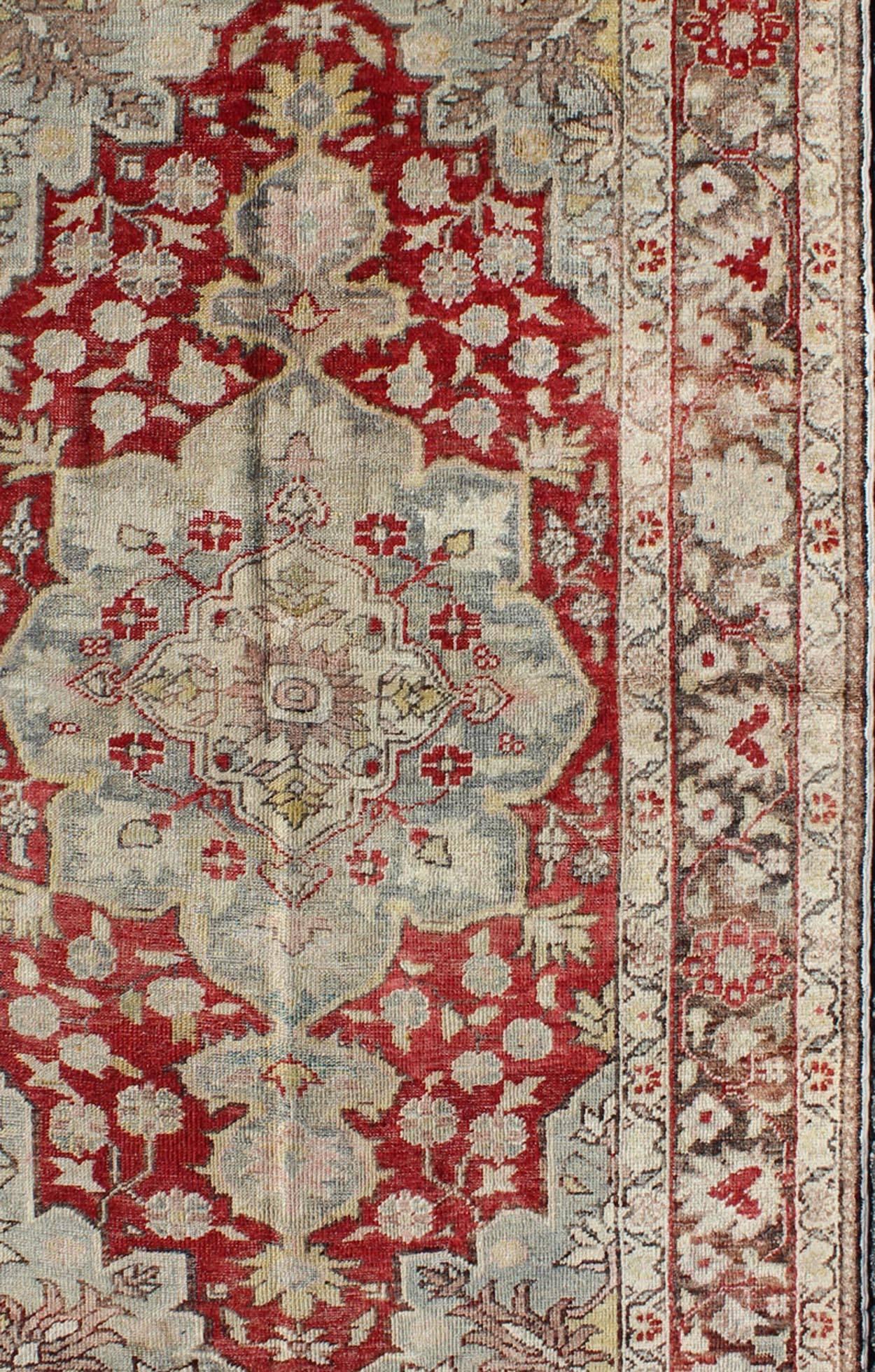 Vintage Hand Knotted Turkish Oushak Rug with Medallion Floral Design In Good Condition For Sale In Atlanta, GA