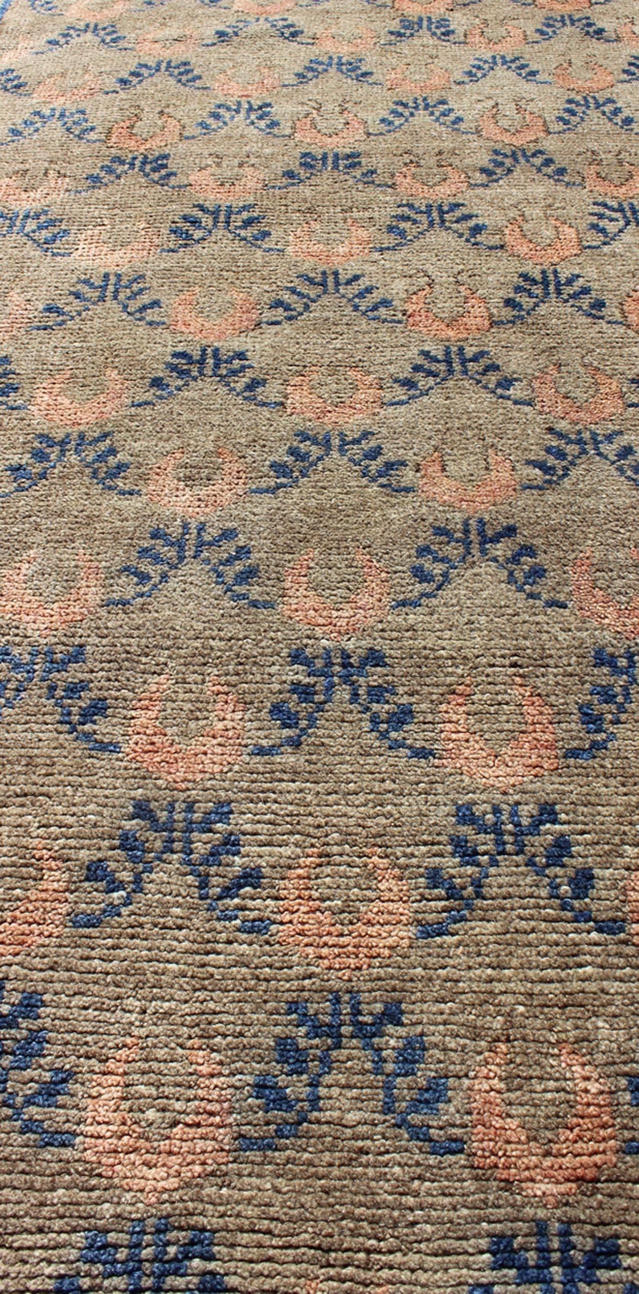 20th Century All-Over Vintage Turkish Tulu Rug with Vining Latticework in Tan, Cream and Blue For Sale