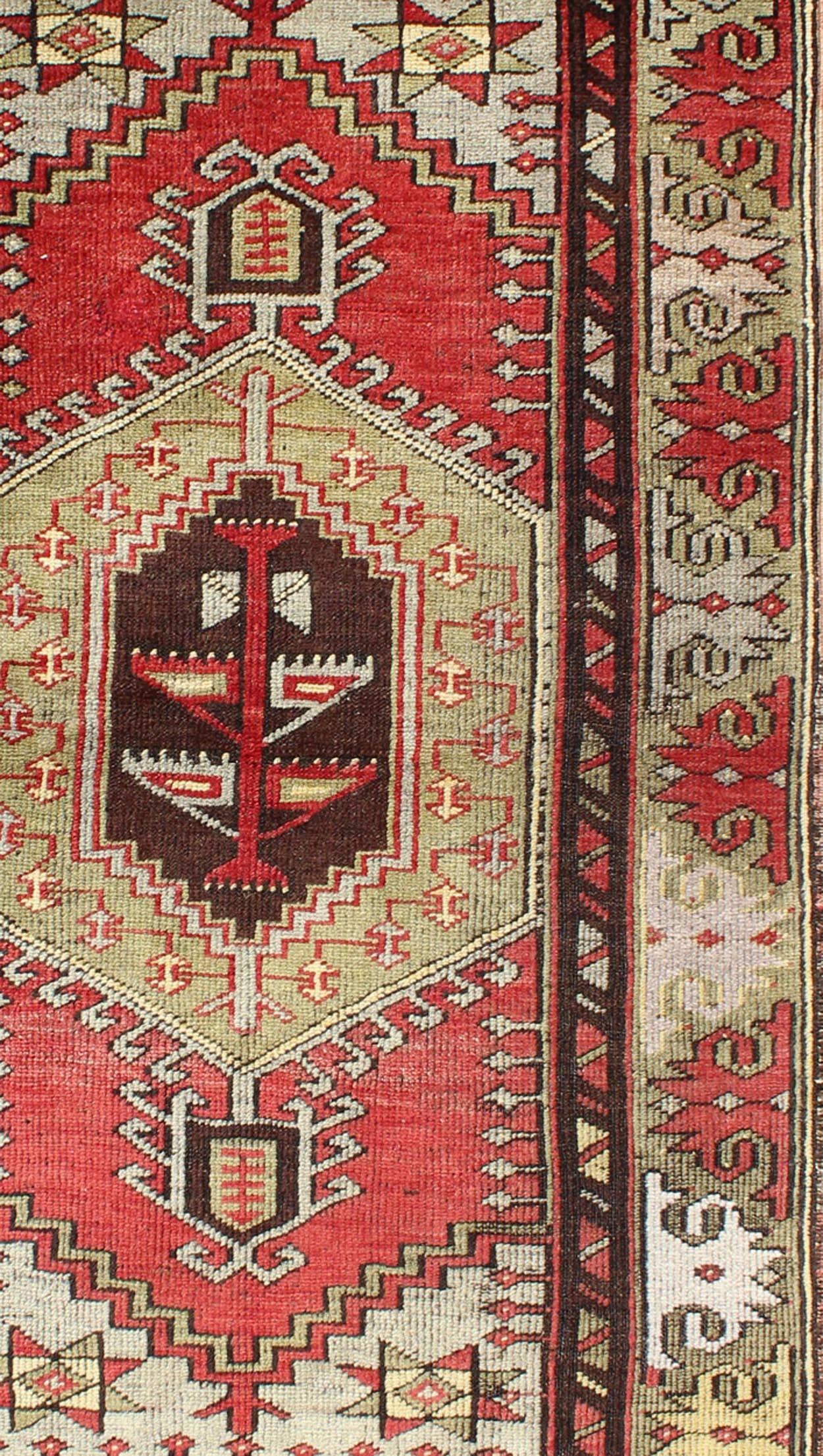 Vintage Turkish Oushak Rug with Geometric Tribal Medallion in Red and Green In Good Condition For Sale In Atlanta, GA