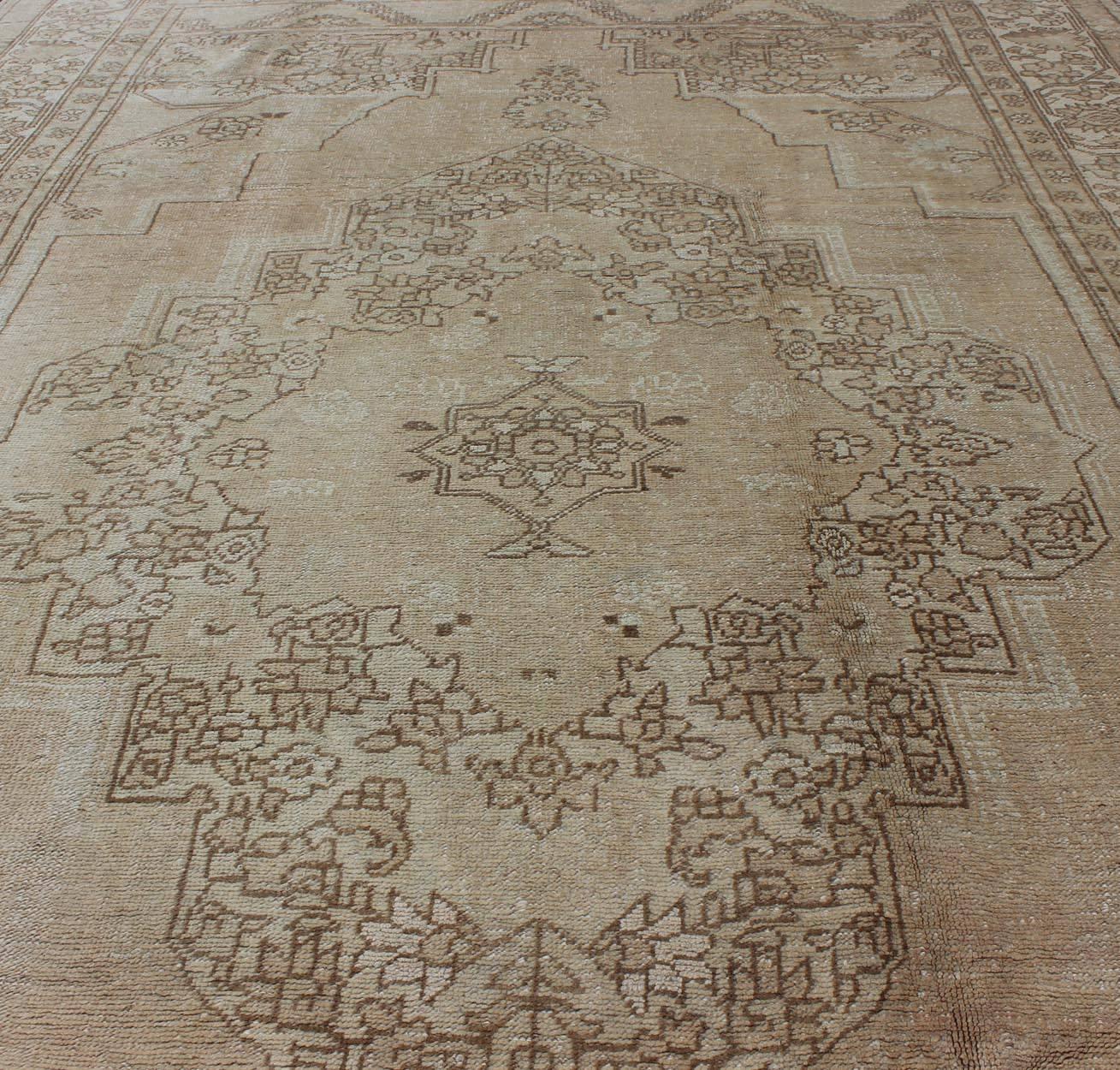 Wool Vintage Turkish Oushak Rug in Light Colors, Sand, Taupe, Pale Green& Brown For Sale