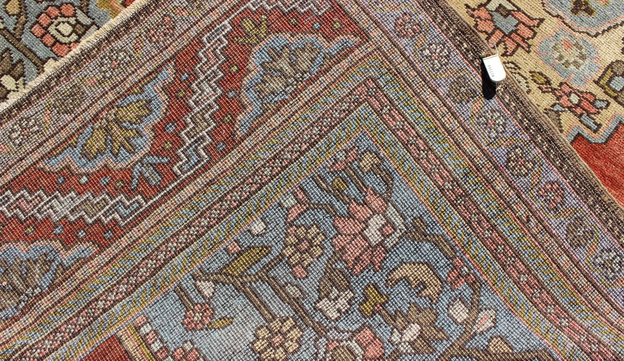 Türkischer Oushak-Teppich mit Blumenmuster aus der Mitte des Jahrhunderts mit Medaillon in Rot, Blau, Creme im Angebot 1