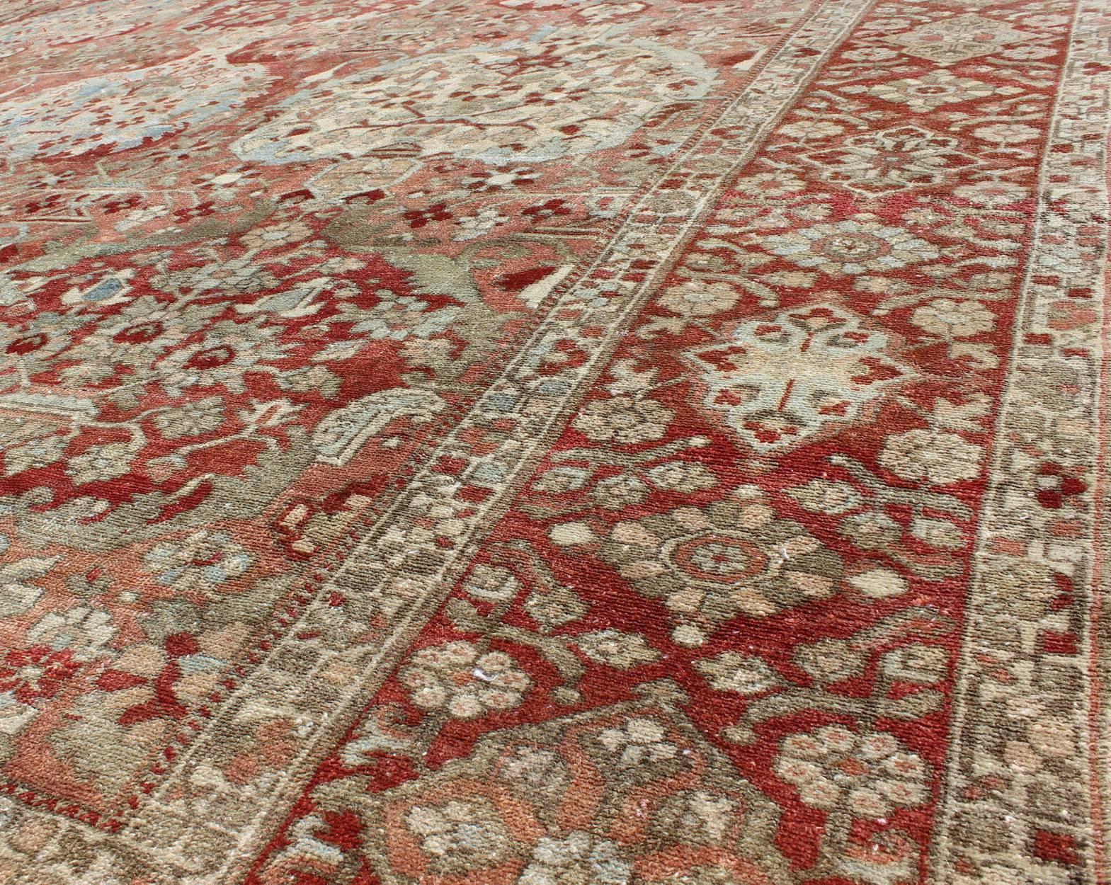 Antique Persian Large Bakhtiari Rug with Tiered Sub-Geometric Medallions In Good Condition In Atlanta, GA