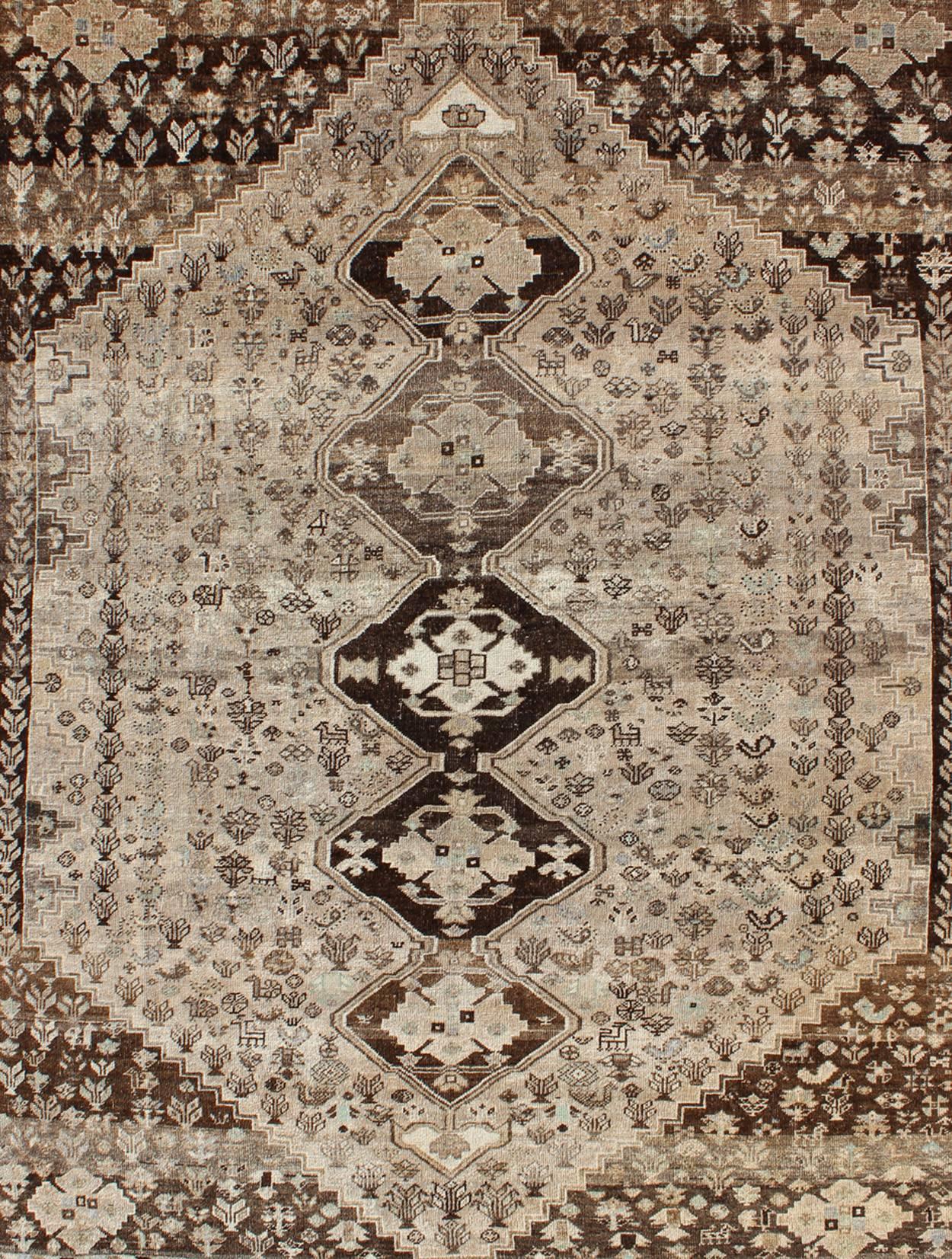 Malayer Tappeto Shiraz persiano vintage marrone/taupe con medaglioni verticali sub-geometrici in vendita
