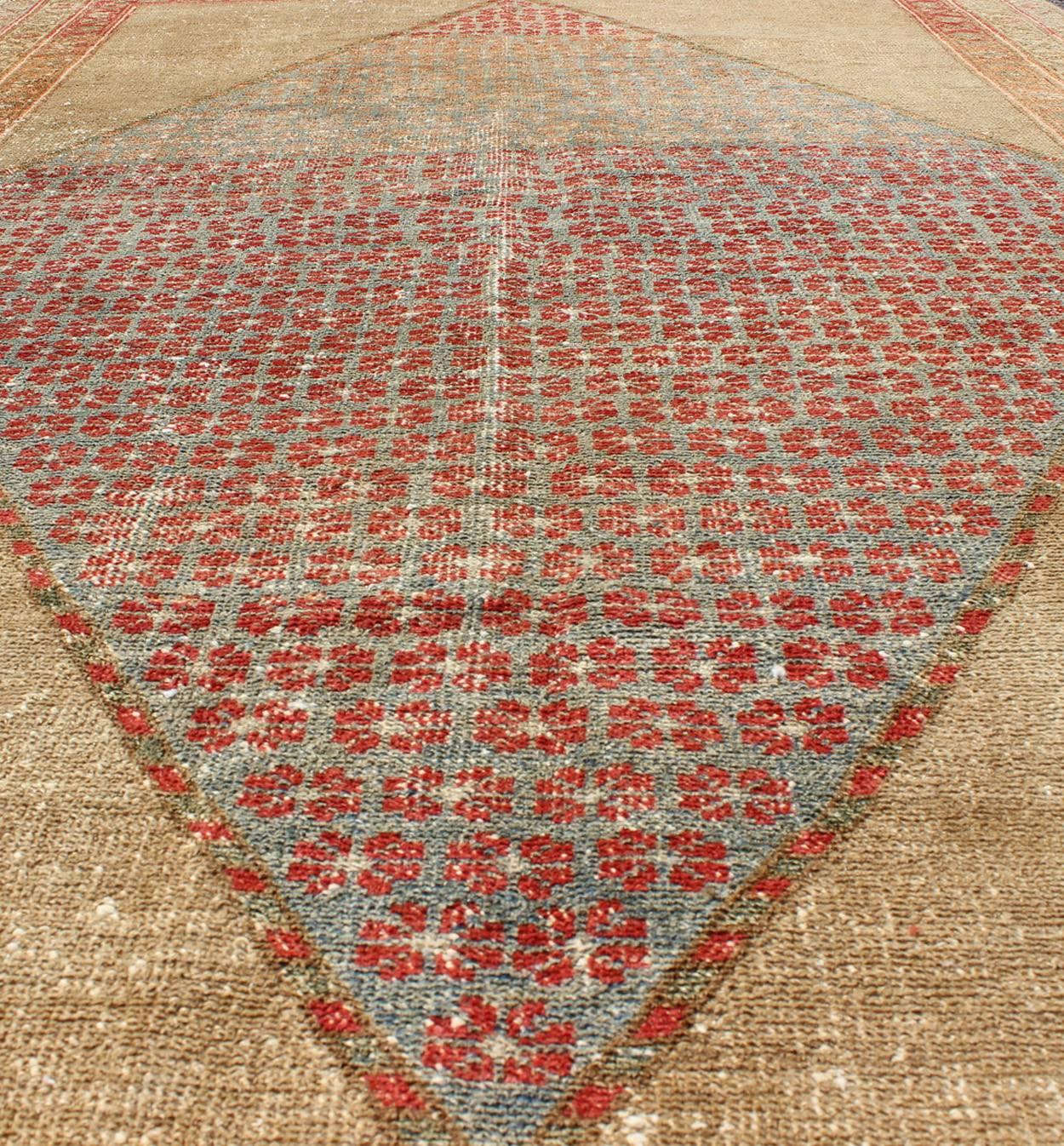 Diamond Medallion Antique Serab Persian Rug with Floral Borders In Good Condition For Sale In Atlanta, GA