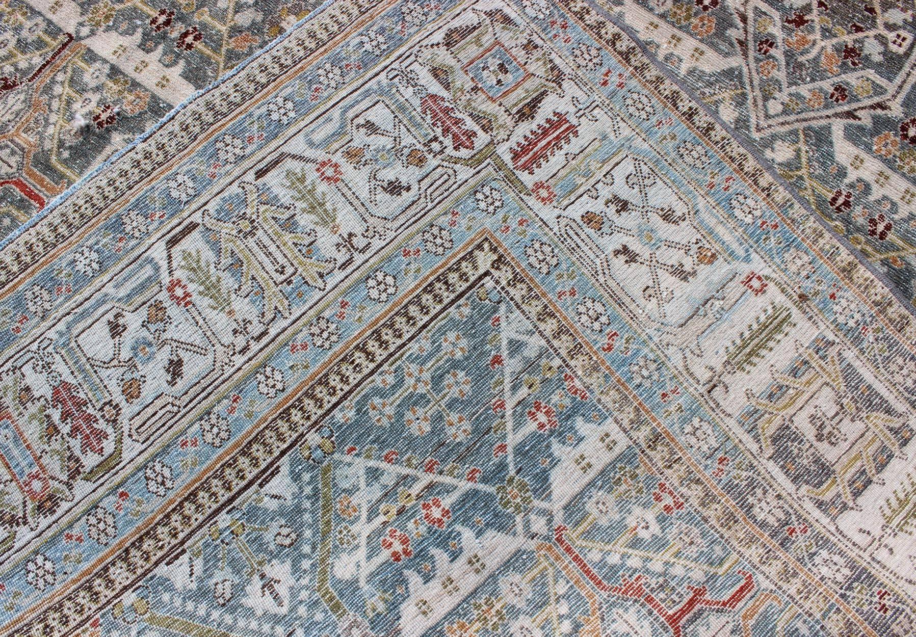 Début du 20ème siècle Tapis persan ancien Joshegan à fond bleu avec motif sous-géométrique sur toute sa surface en vente