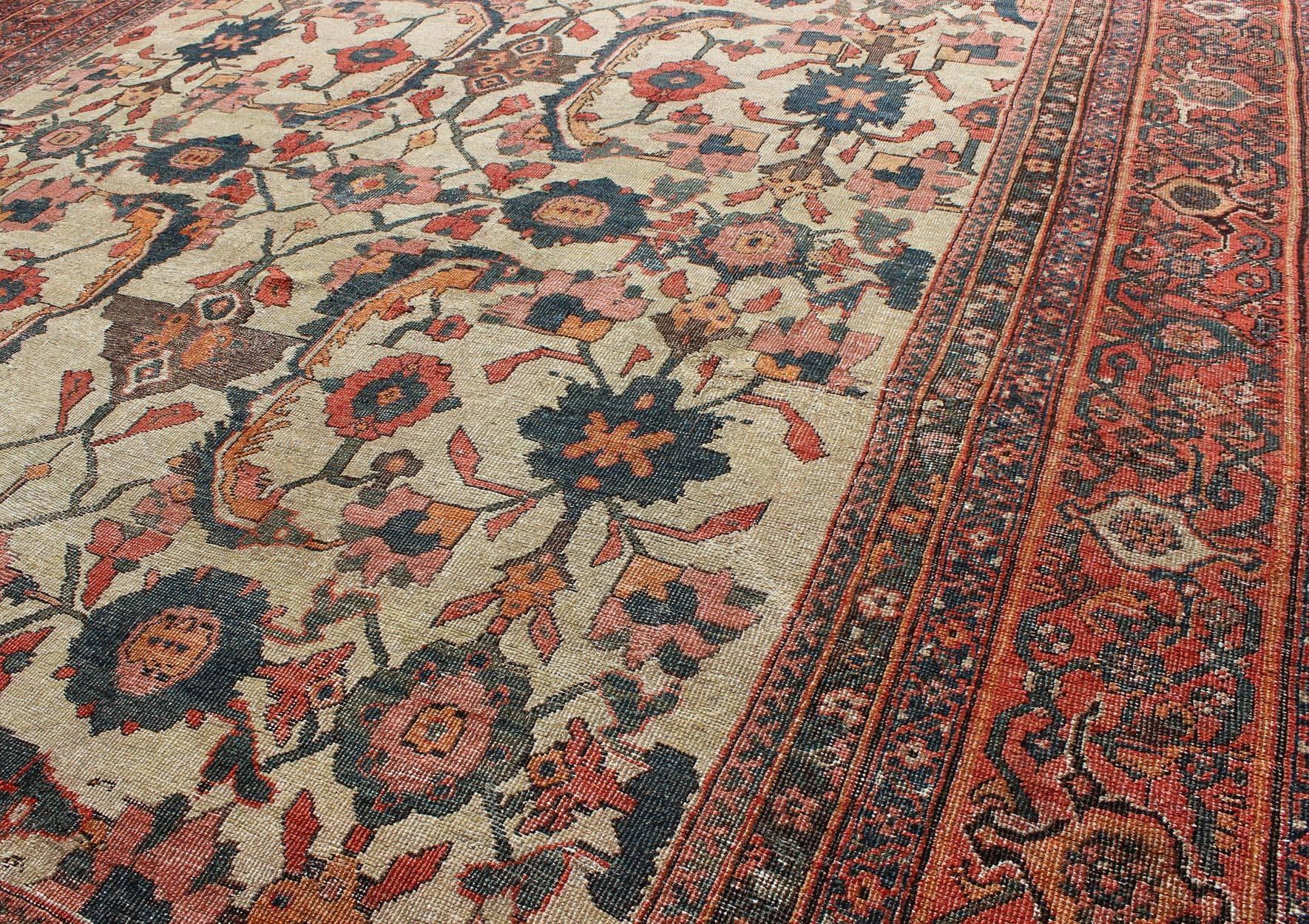 Late 19th Century 19th Century Persian Sultanabad Rug with All-Over Pattern in Ivory Background For Sale