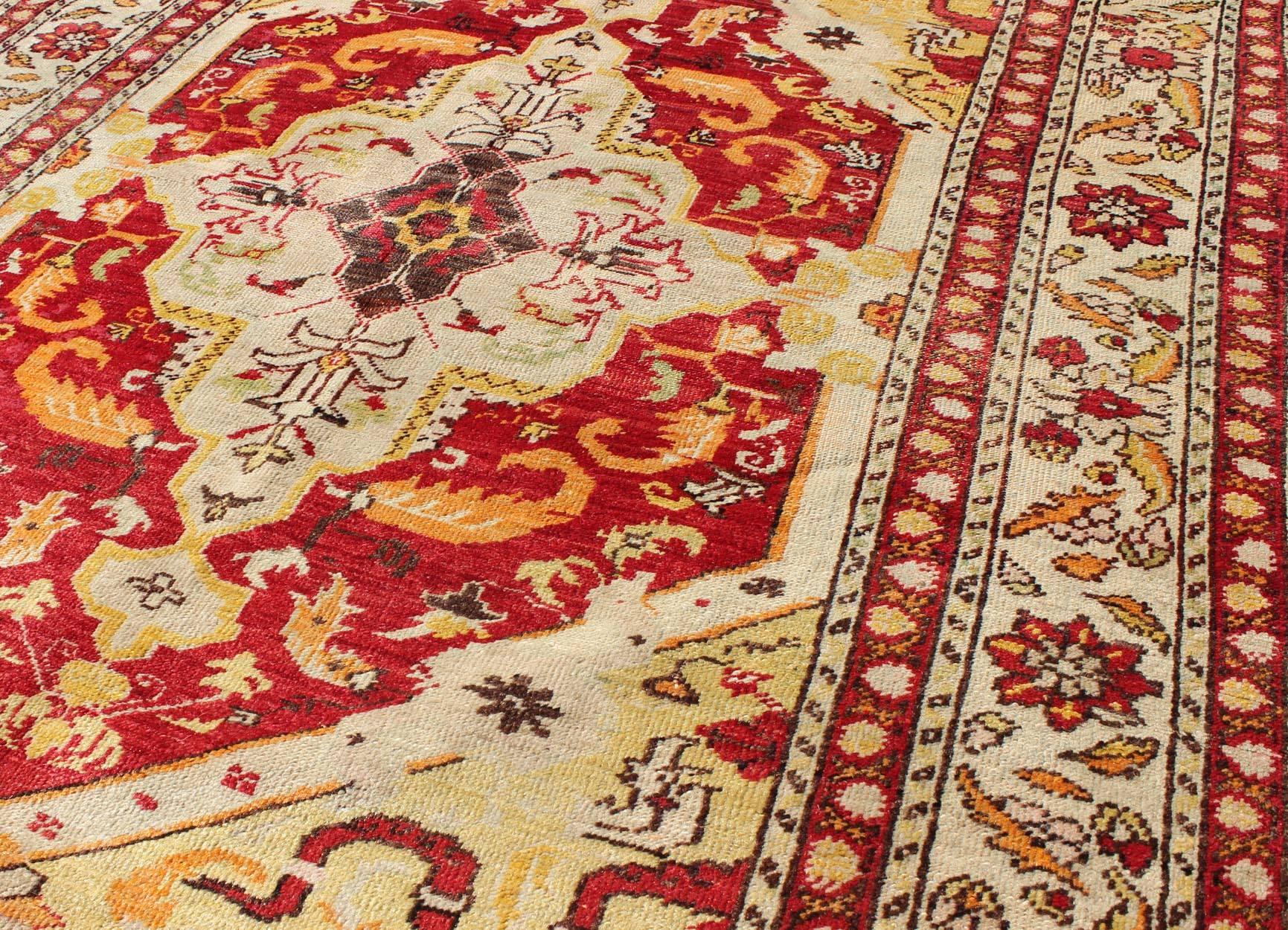 Antique Turkish Fine Sivas rug with center  medallion in Red, yellow & Green In Excellent Condition For Sale In Atlanta, GA