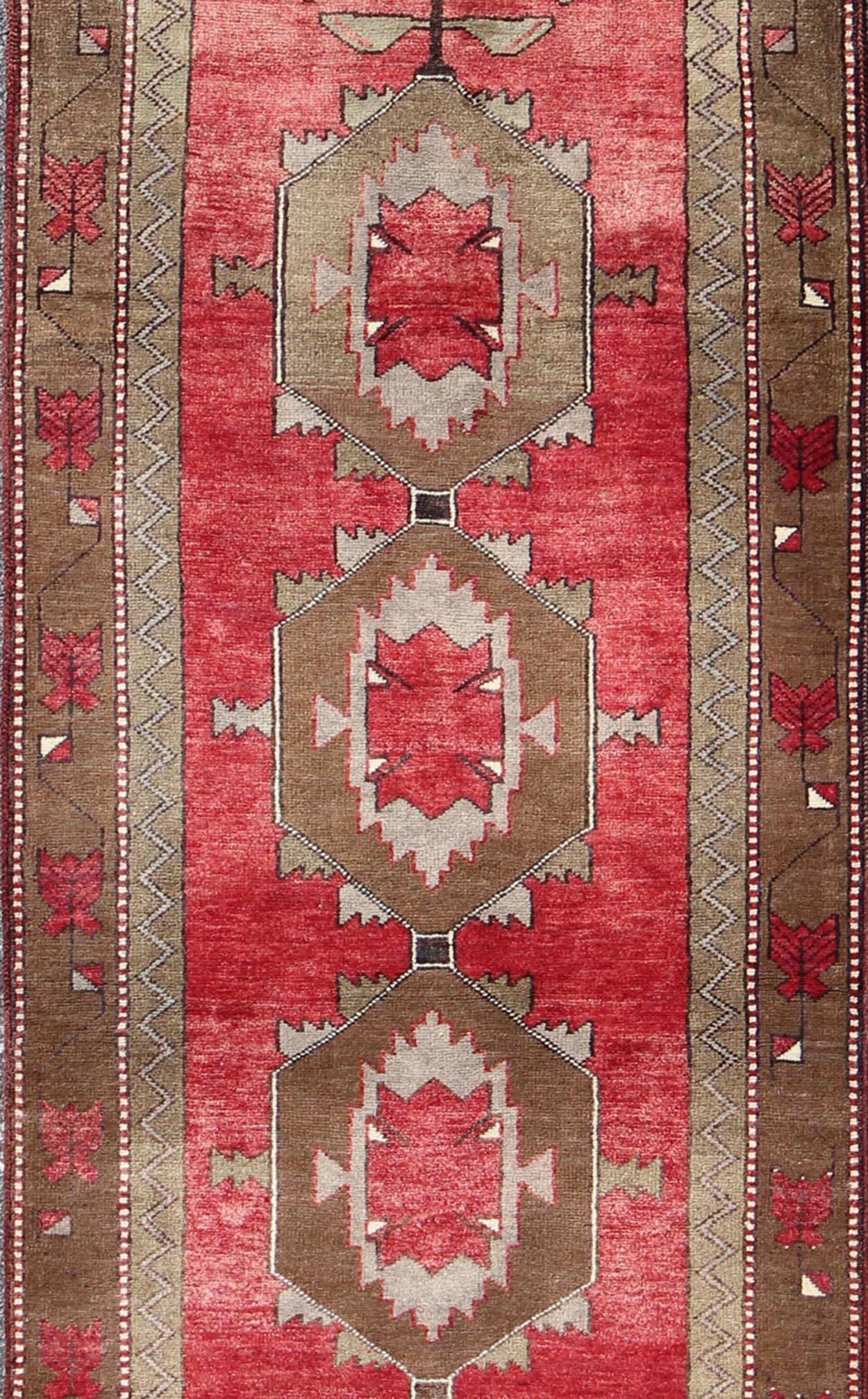 Striking Oushak Runner Turkish Vintage with Red and Brown Layered Medallions In Excellent Condition For Sale In Atlanta, GA