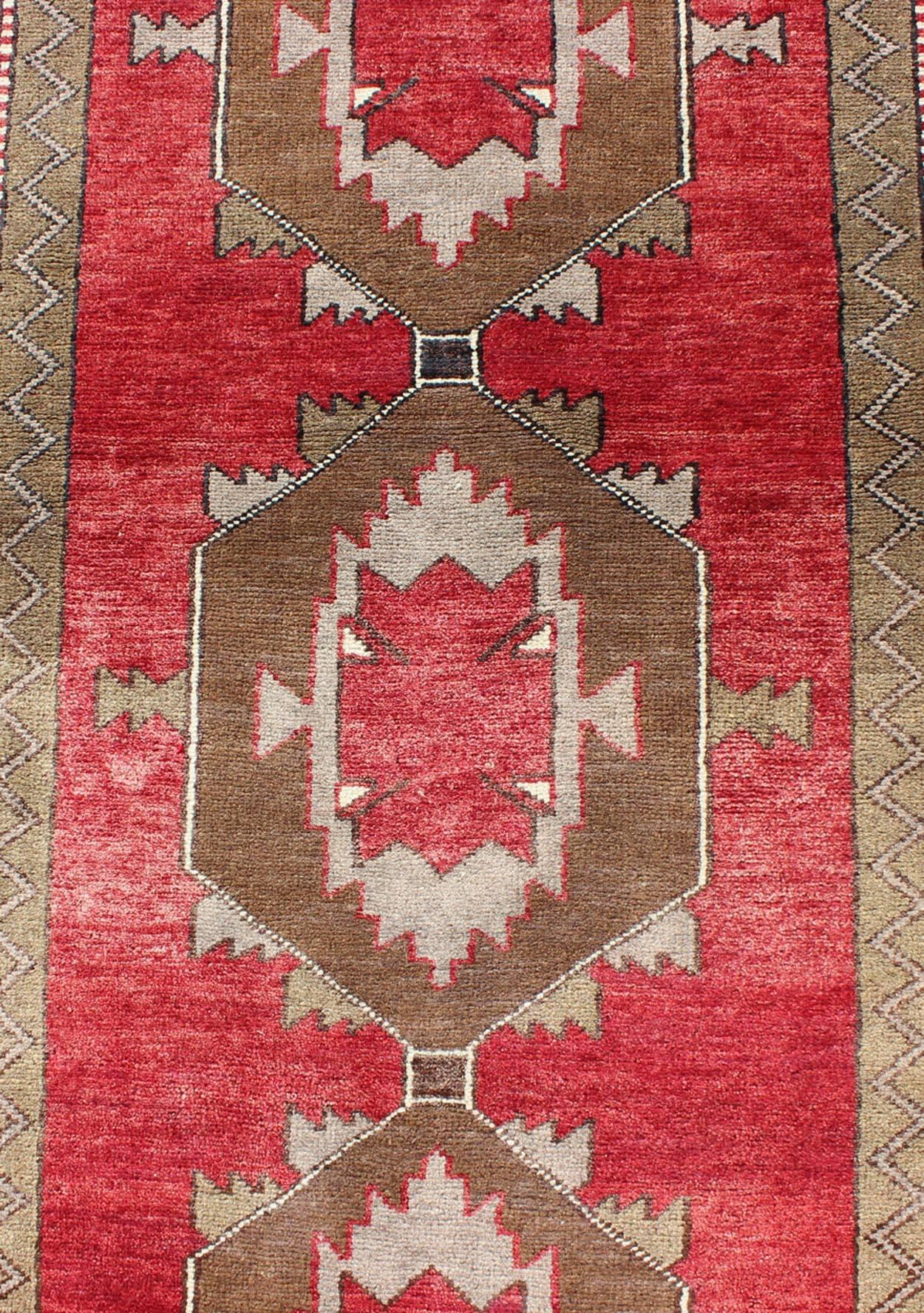 Wool Striking Oushak Runner Turkish Vintage with Red and Brown Layered Medallions For Sale