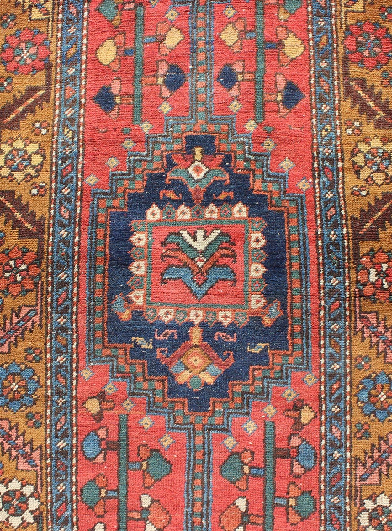 Acid Yellow and Burnt Orange Antique Persian Serapi Runner with Medallions In Excellent Condition For Sale In Atlanta, GA