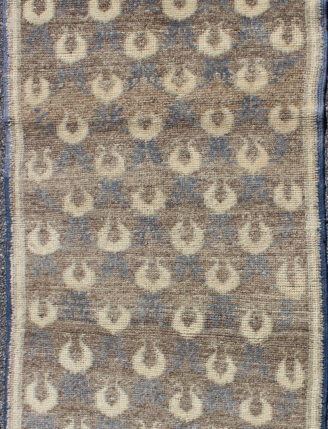 Light Brown, Gray-Blue, and Cream Turkish Tulu Vintage Rug with Latticework In Excellent Condition For Sale In Atlanta, GA