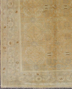Mehrfarbiger türkischer Oushak-Teppich im Vintage-Stil mit Blumenmuster mit Medallion-Muster 4'5"x6'6"
