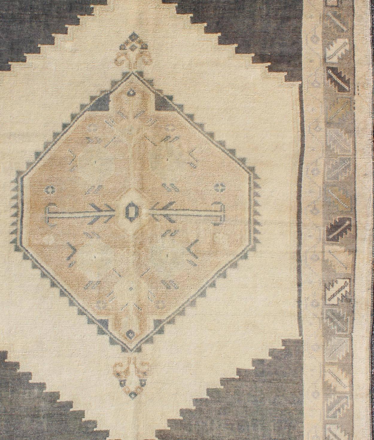 Charcoal, Grey and Cream Vintage Turkish Oushak Rug with Tribal Medallion In Good Condition In Atlanta, GA