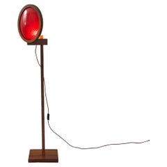 La lampe Lore. Wood Wood brésilien et lentilles de feux de circulation des années 1960.