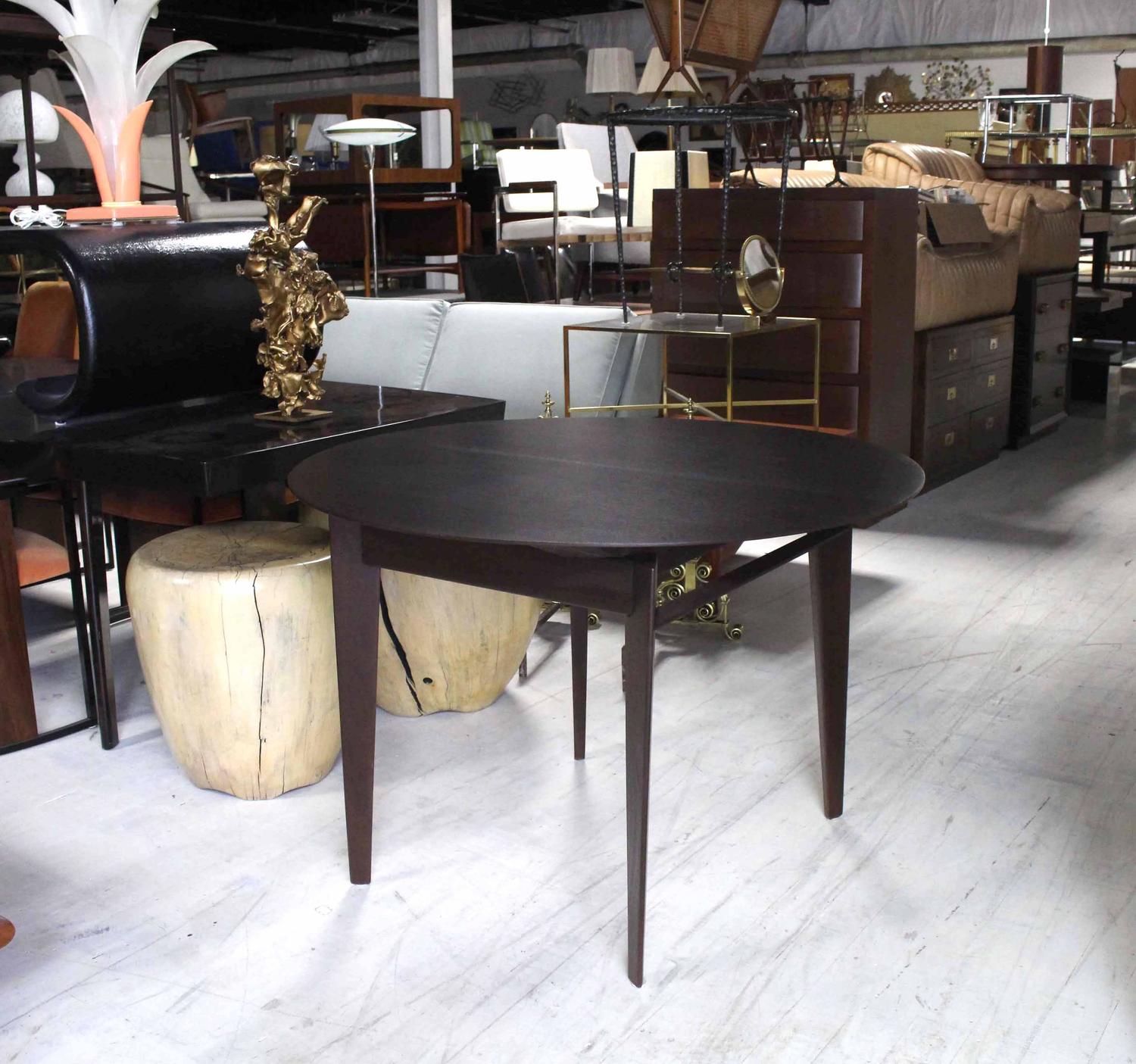 MidCentury Modern Round Dining Table For Sale at 1stdibs
