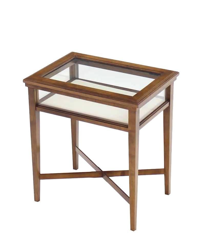 Very nice X base end table table display case. Perfect piece for displaying jewlery silverware etc.