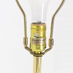 Lampe de table à plateau en laiton:: à quatre pieds:: en faux bambou