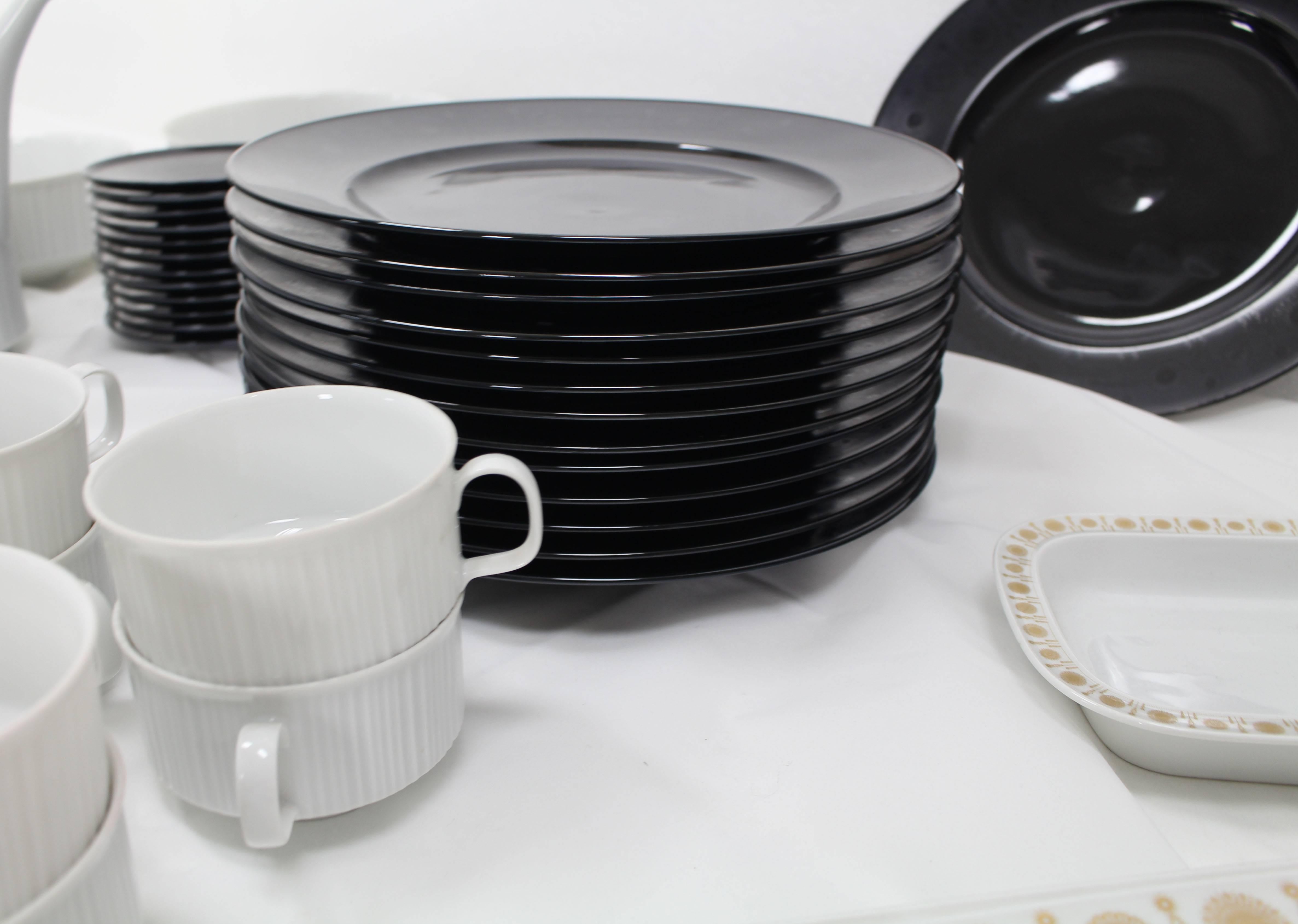 Tapio Wirkkala for Rosenthal Dinner Coffee 80 Pieces Set Plates Noire Porcelain In Excellent Condition For Sale In Rockaway, NJ