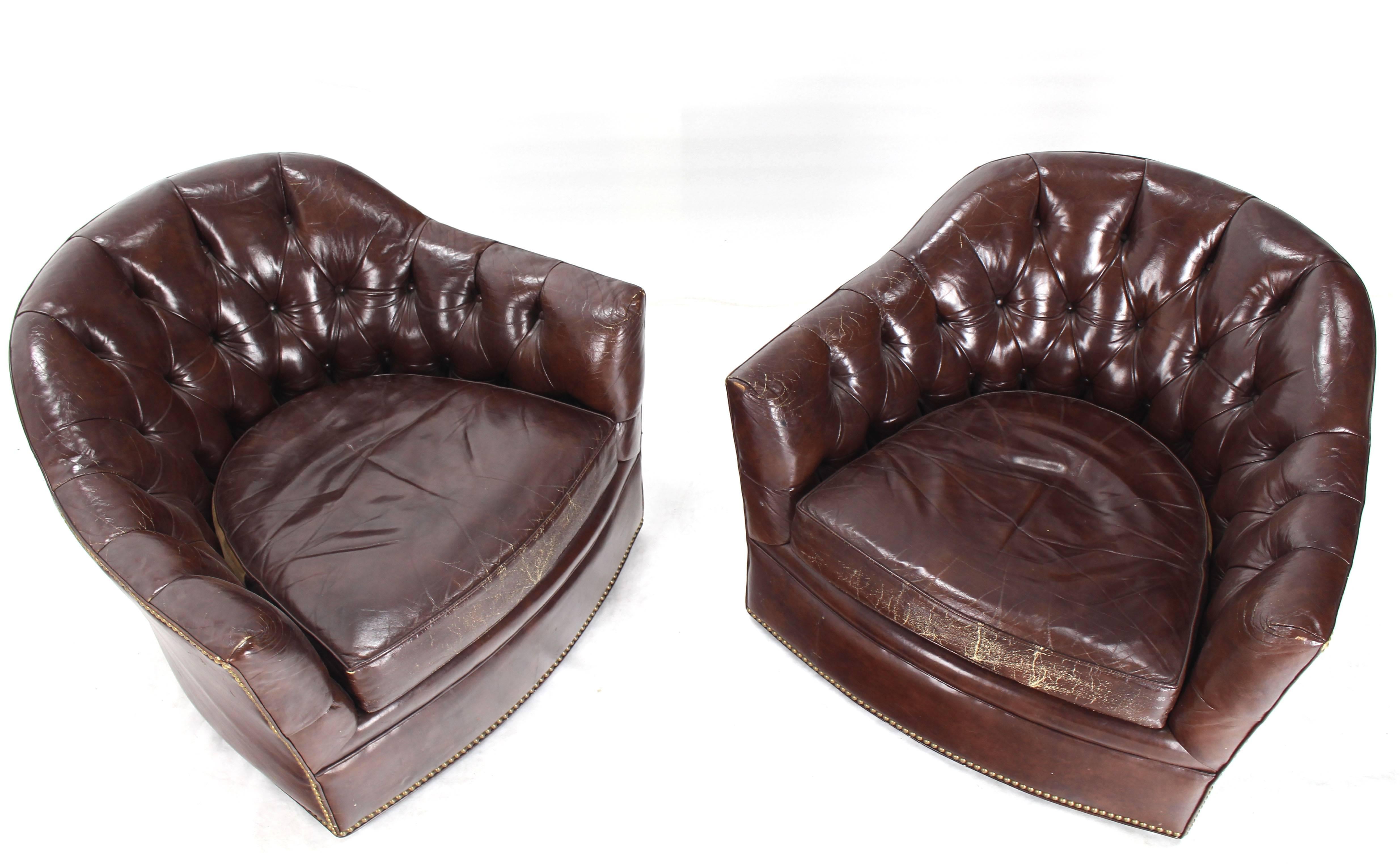 Pair of Brown Shiny Leather Swivel Chairs Tufted Chesterfield Backs Nice Wear In Good Condition In Rockaway, NJ