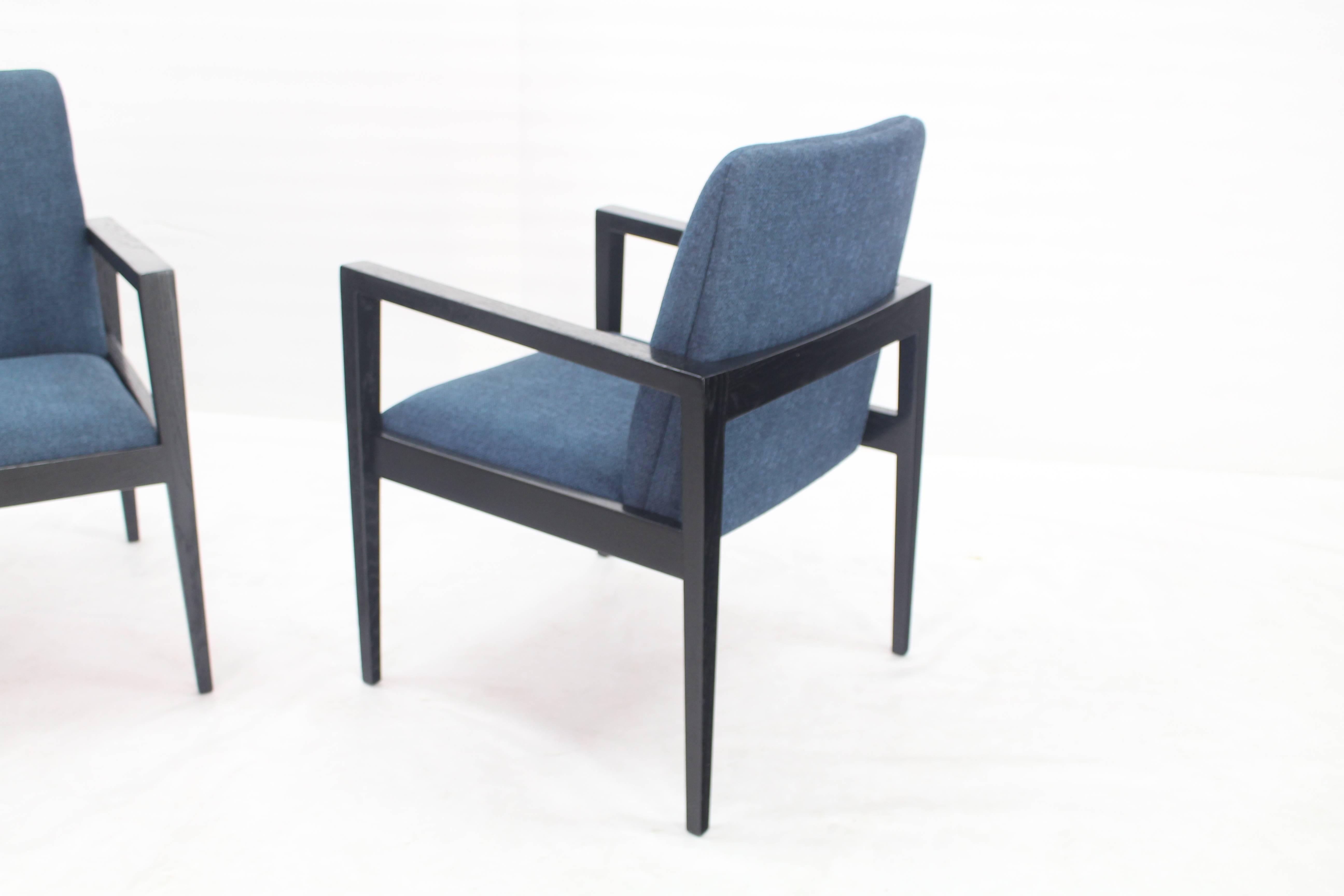 Pair of Mid-Century Modern Ebonized Lounge Chairs For Sale 1