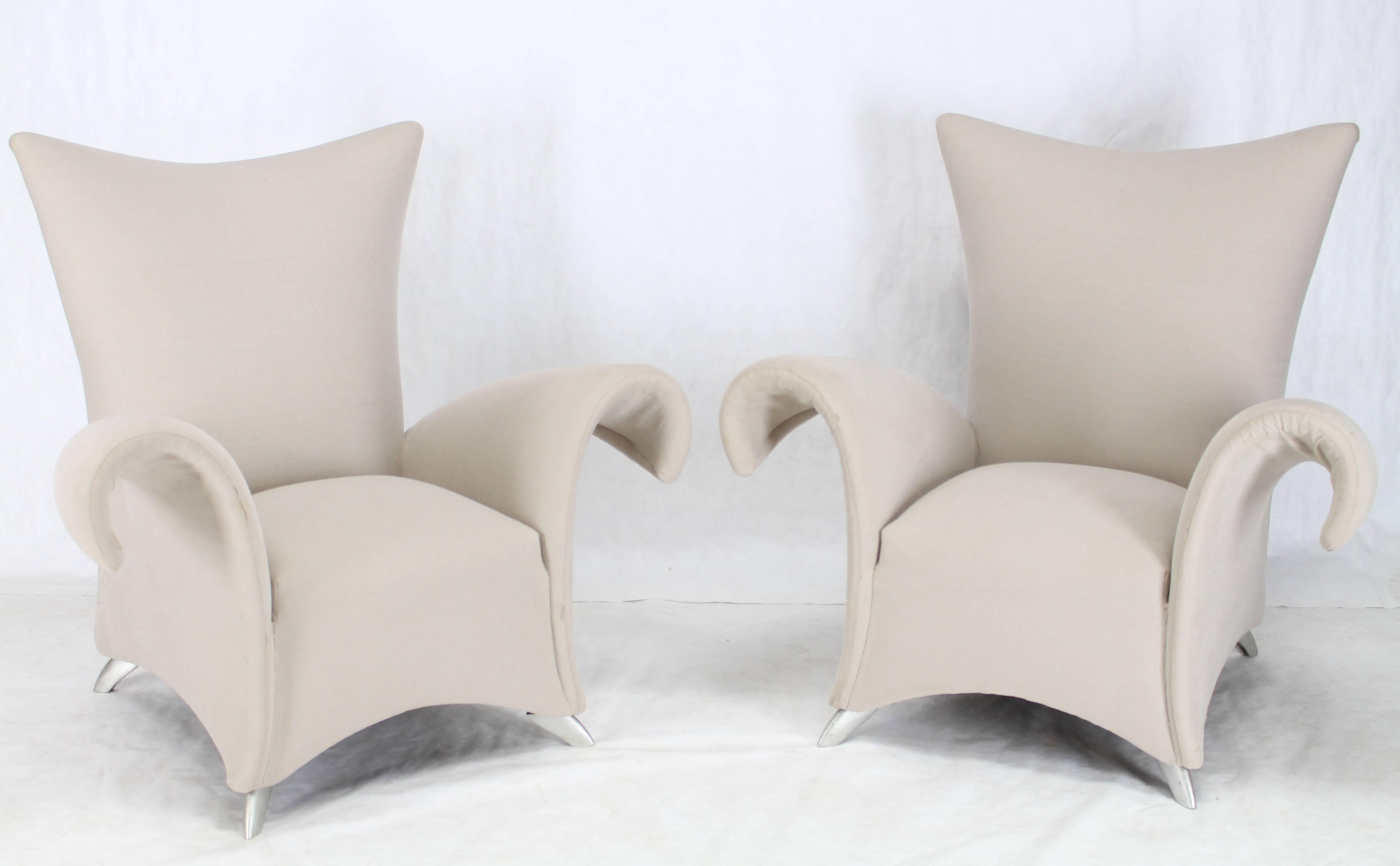 20th Century Pair of Large Oversize Lounge Fan Back Barrel Armchairs For Sale