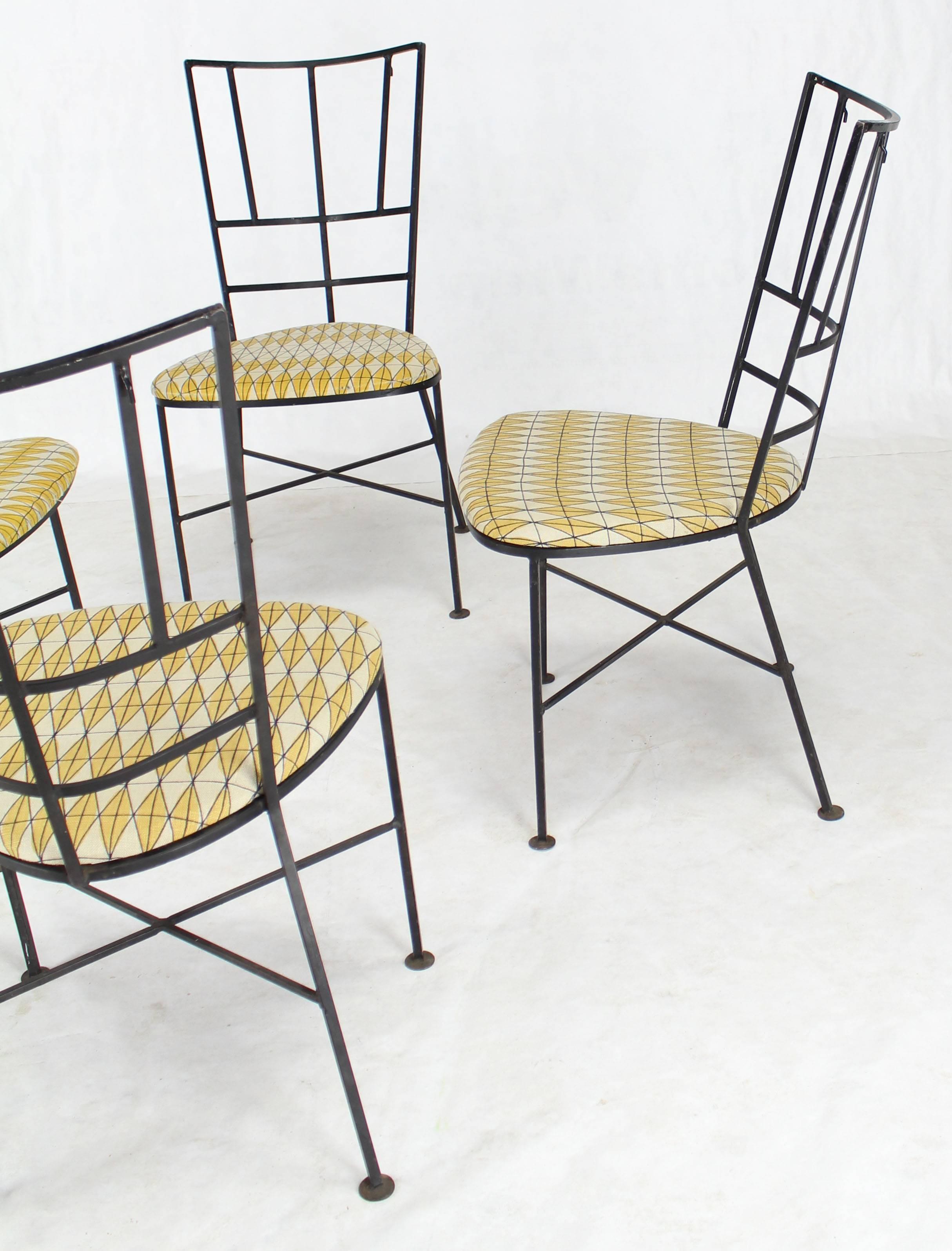 Mid-Century Modern Set of Four Wrought Iron Outdoor Chairs Heart Shape Seats