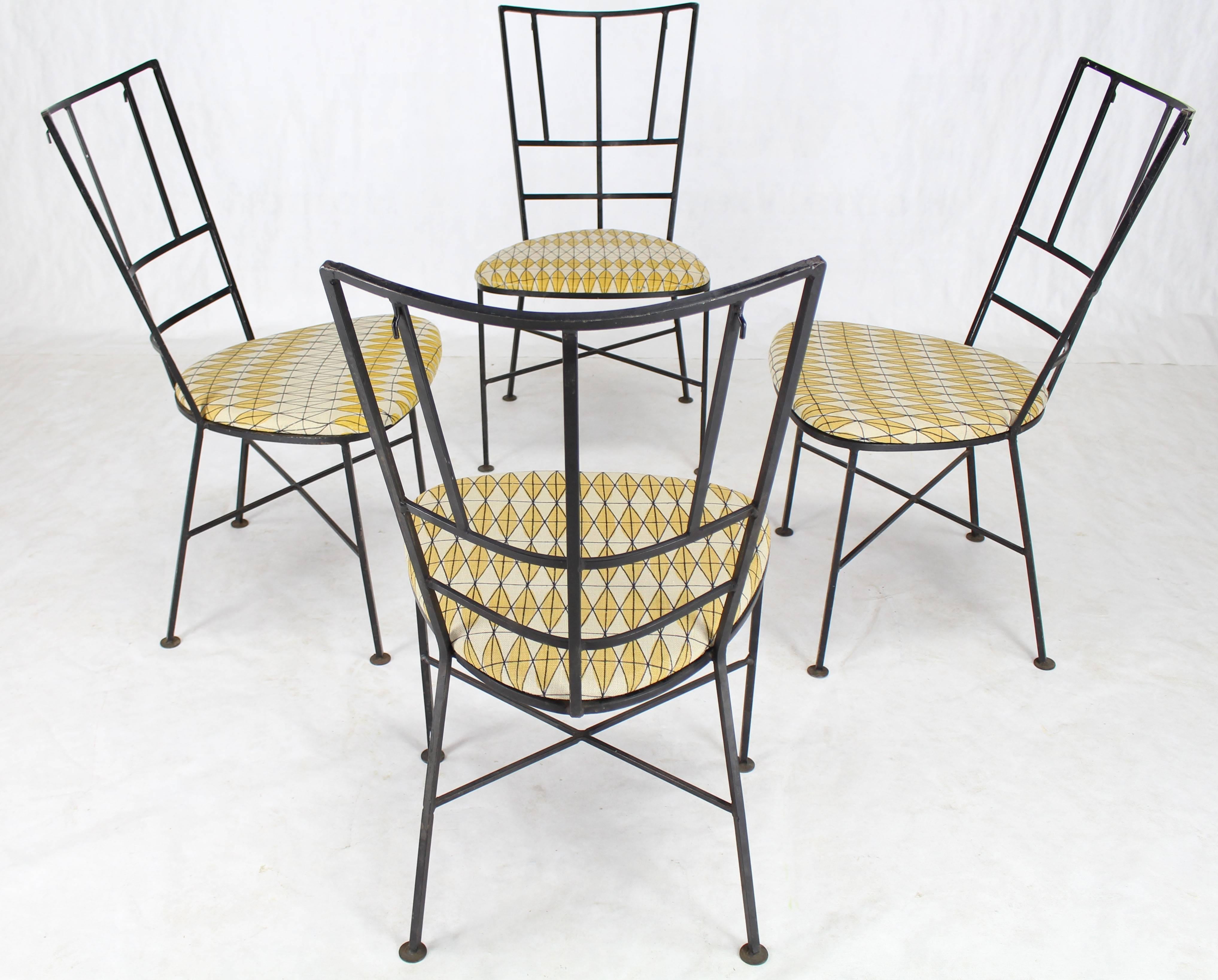 Set of Four Wrought Iron Outdoor Chairs Heart Shape Seats 1